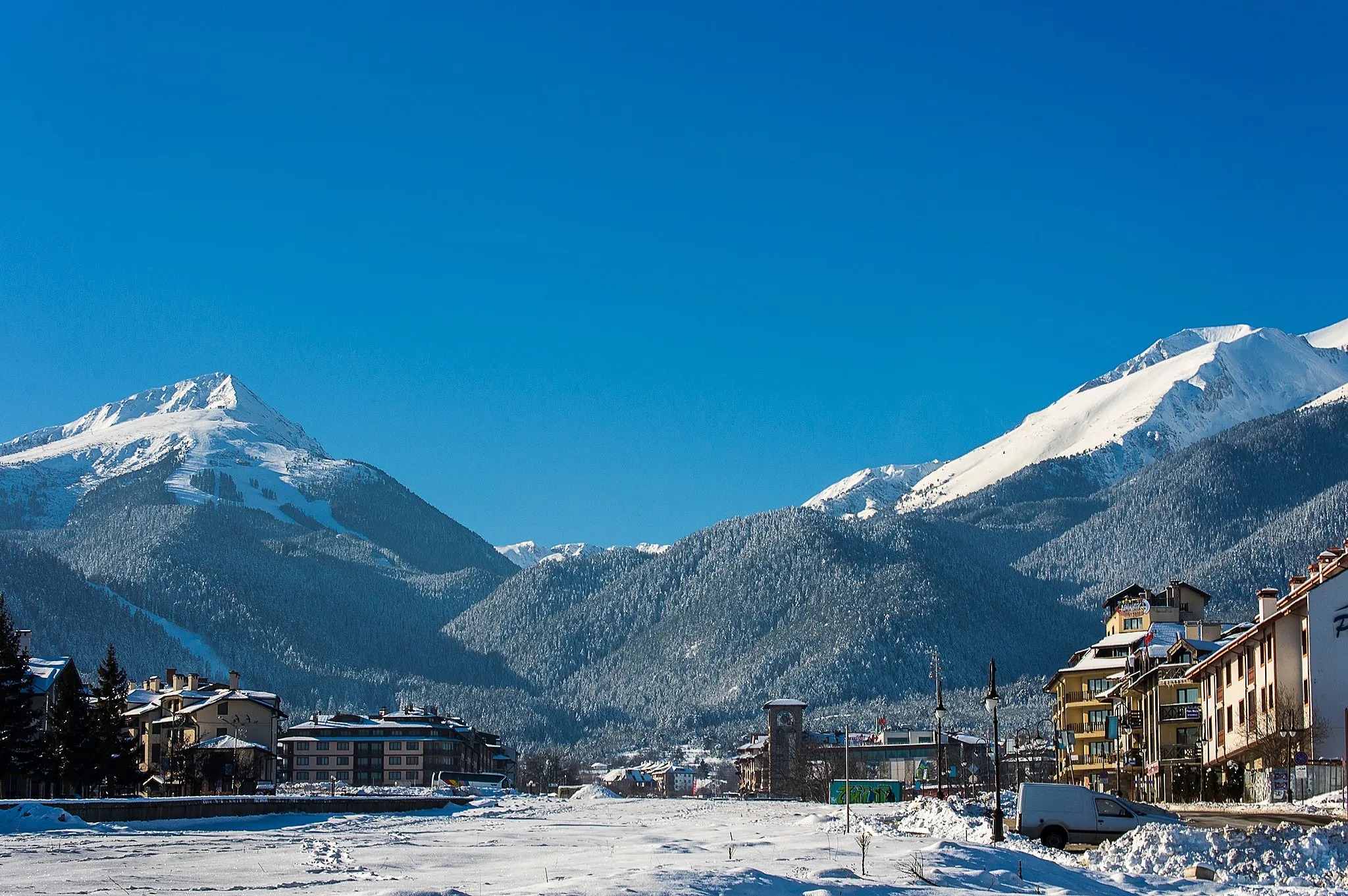 Photo showing: Bansko is the most popular winter ski resort in Bulgaria and one of the best in Europe.

We would be grateful if you give a link to our site!!!

Bansko photo gallery | www.bdmundo.com/en/bansko/