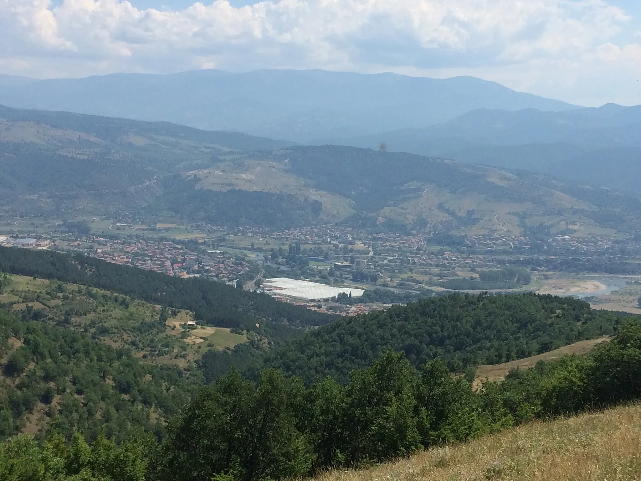 Photo showing: A view of Simitli from the forest