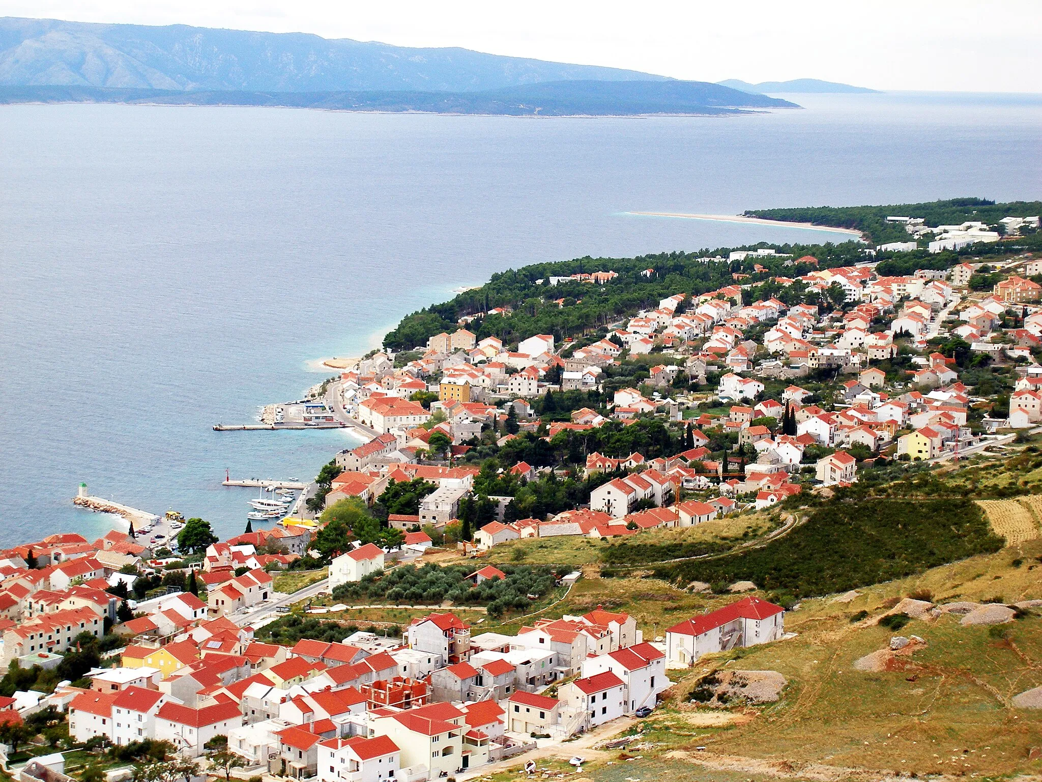 Photo showing: Photo of Bol town on island BraÄ, Dalmatia, Croatia.
Photo taken by: Roni MarinkoviÄ

Please give credit if used.