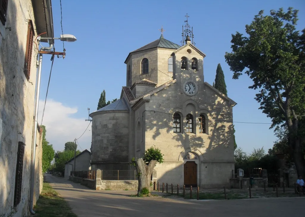 Photo showing: Храм СПЦ Св. Кирила и Методија у Кистањама, Далмација