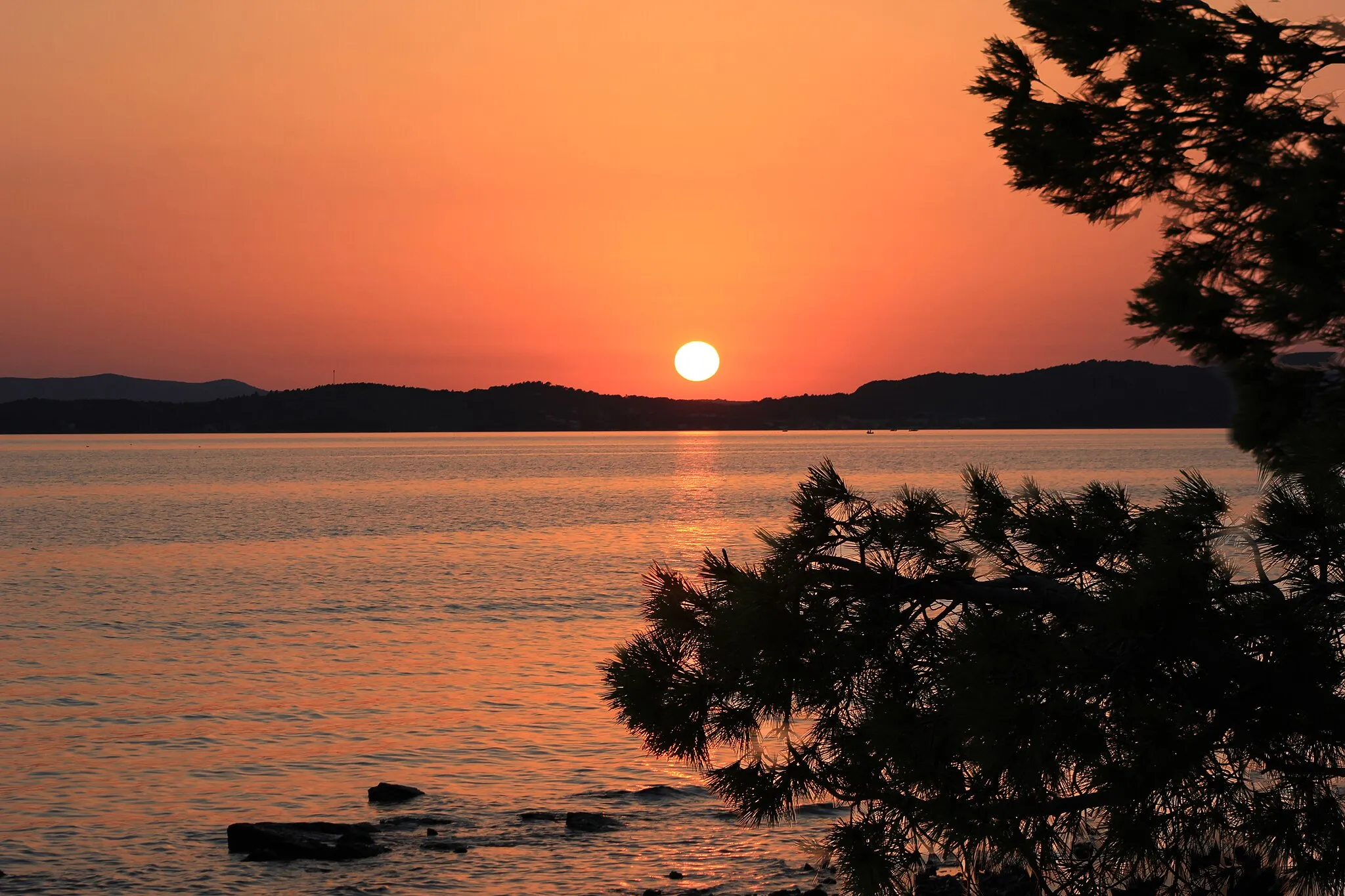 Photo showing: Sunset near Sukosan with the island Ugljan in the background