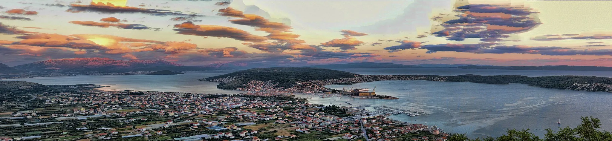 Photo showing: Trogir, Croatia, panorama from NW mountain