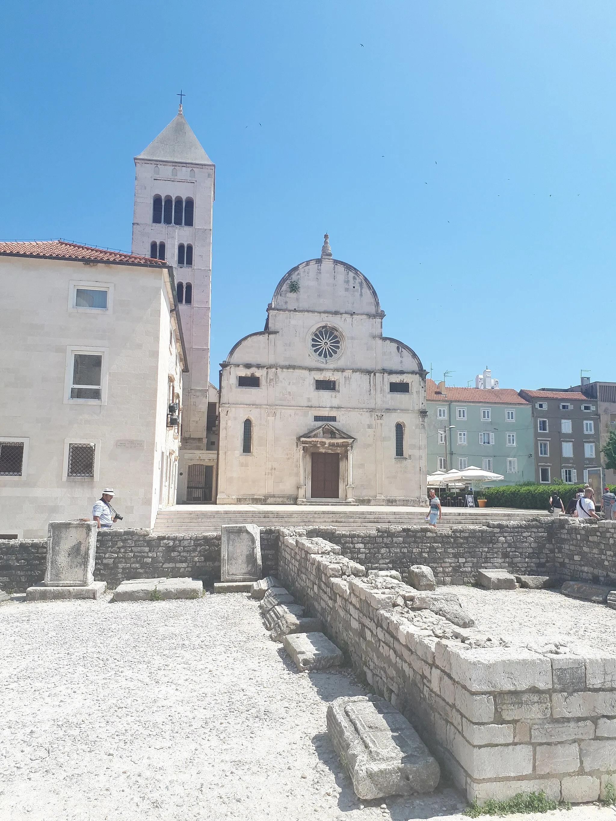 Photo showing: Church of St. Mary is a benedictine monastery located in Zadar, Croatia. It was founded in 1066 on the eastern side of the old Roman forum.
