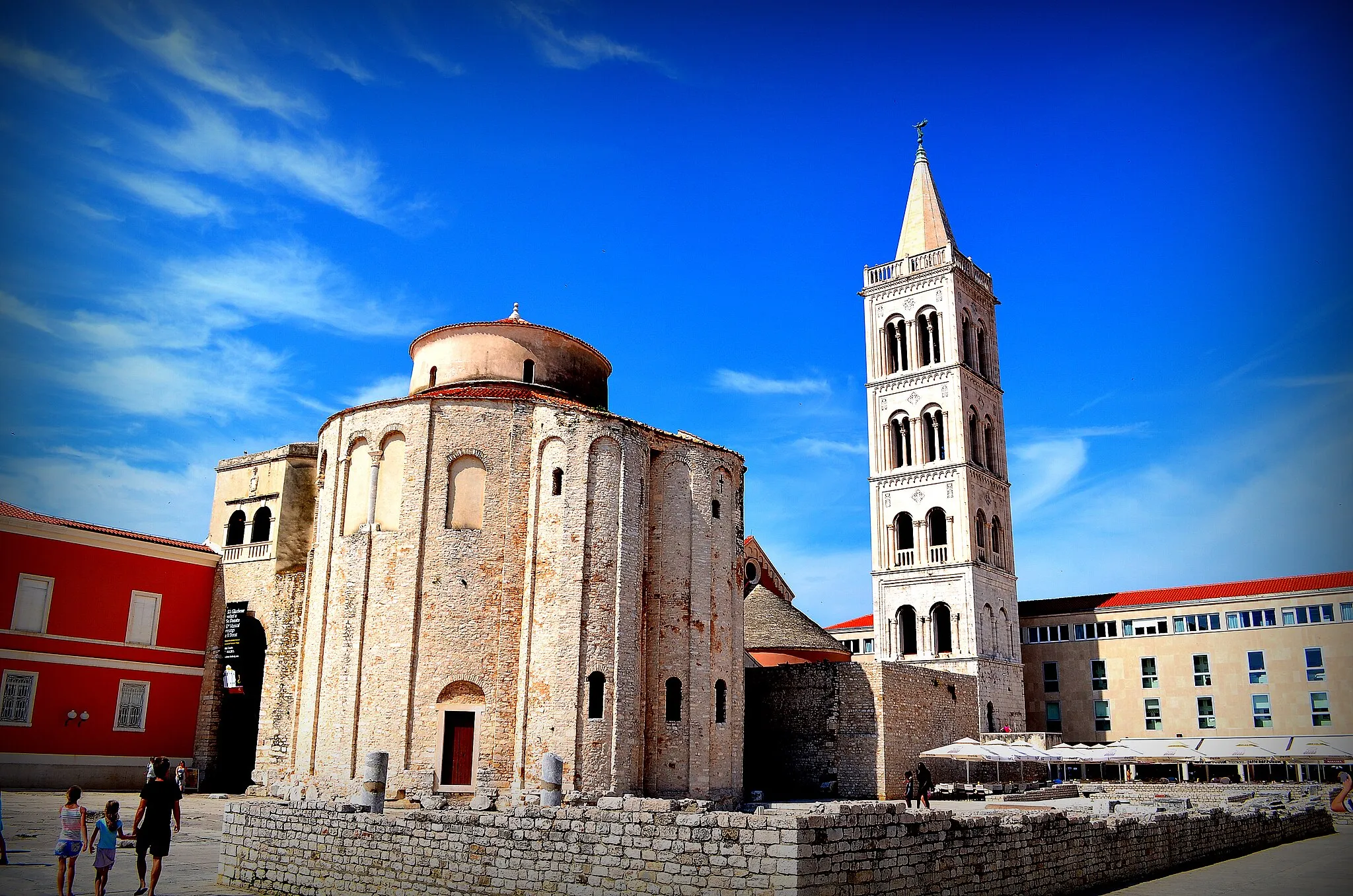 Photo showing: Church St Donat is located on Roman forum in Zadar.