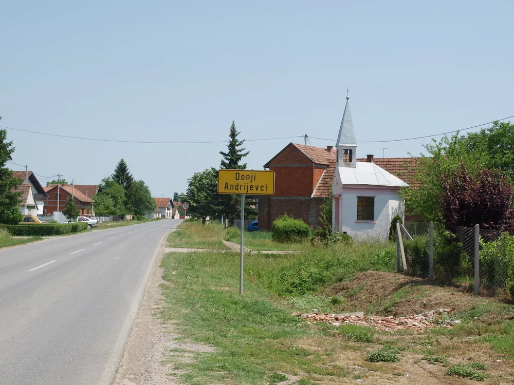 Photo showing: Ulaz u selo Donji Andrijevci, Brodsko-posavska županija.