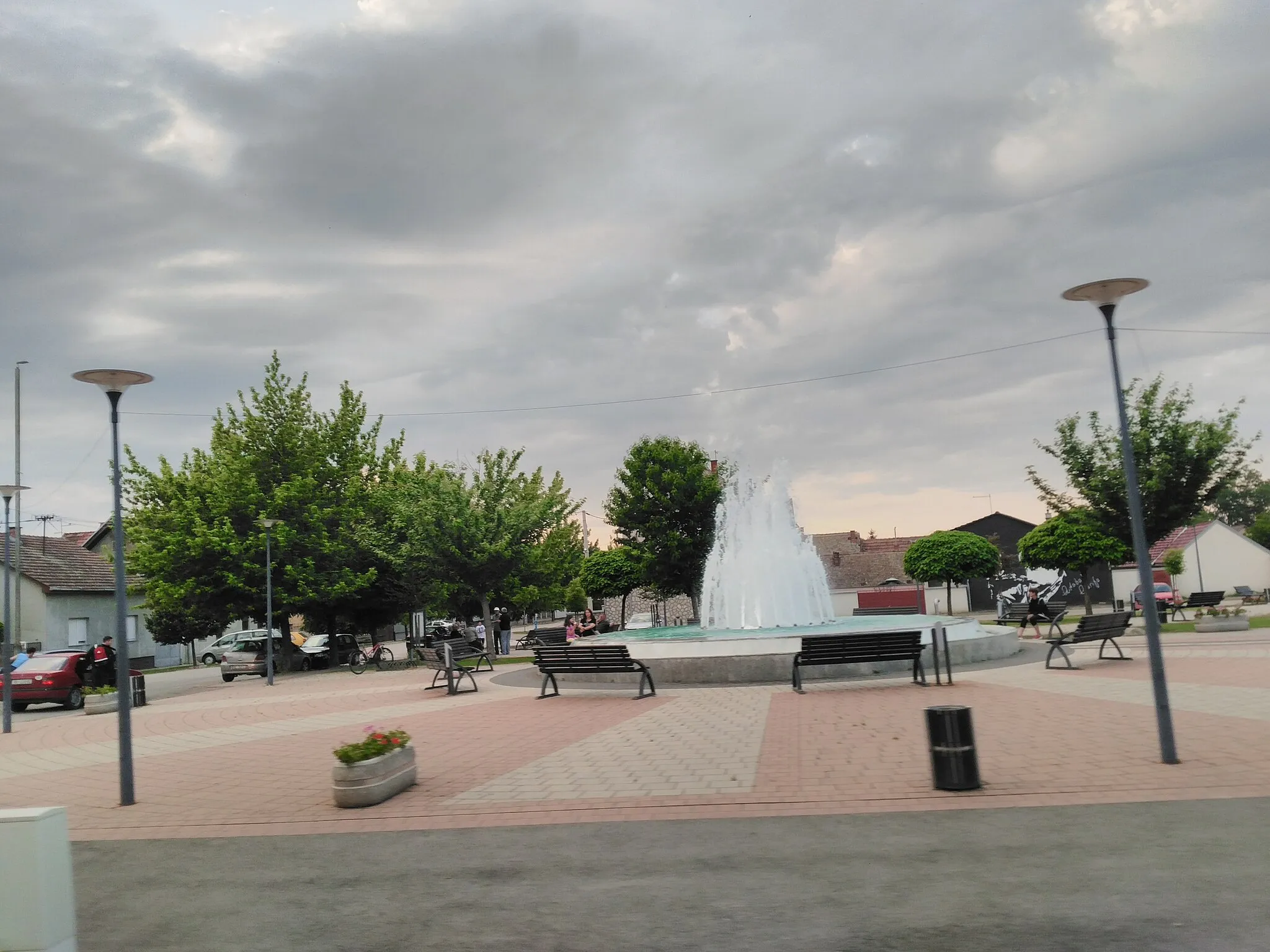 Photo showing: Central square in Nuštar.