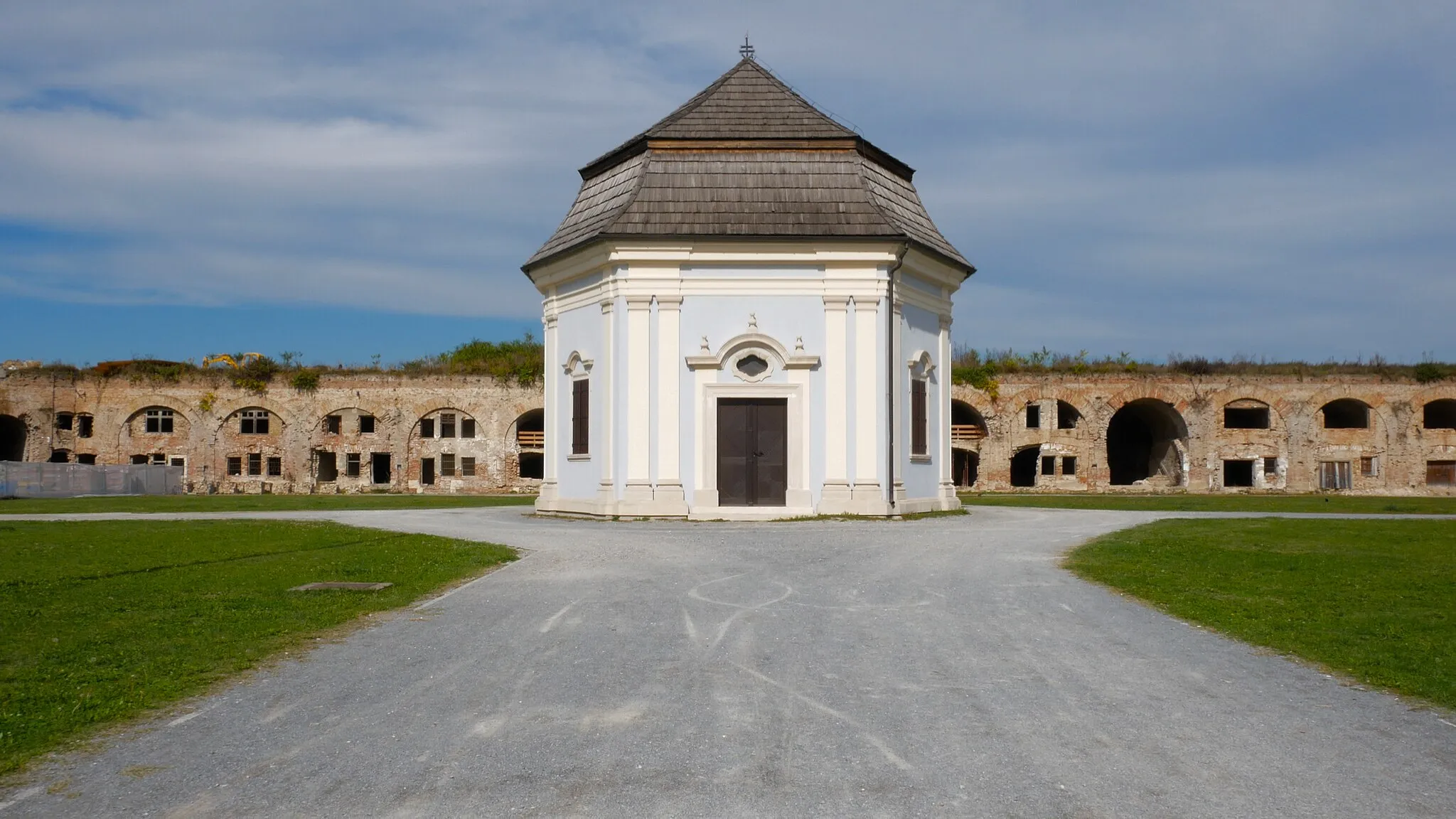 Photo showing: Kapelica sv. Ane u Slavonskom Brodu