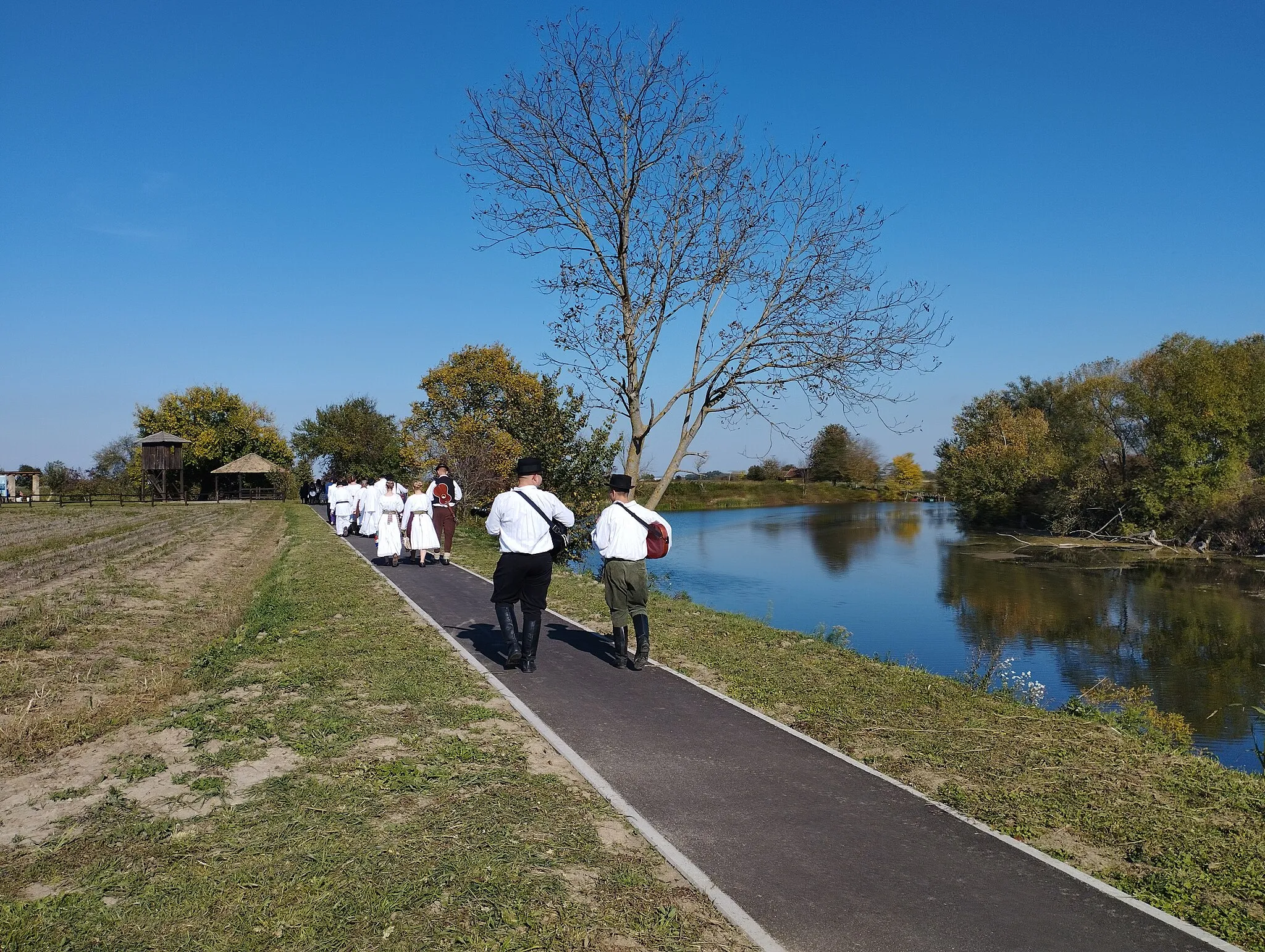 Photo showing: Sopotac rural recreational and picnic area near the village of Nijemci. Reconstruction funded via Interreg project cooperation between partners from Croatia, Bosnia and Herzegovina (Tuzla) and Montenegro (Podgorica).