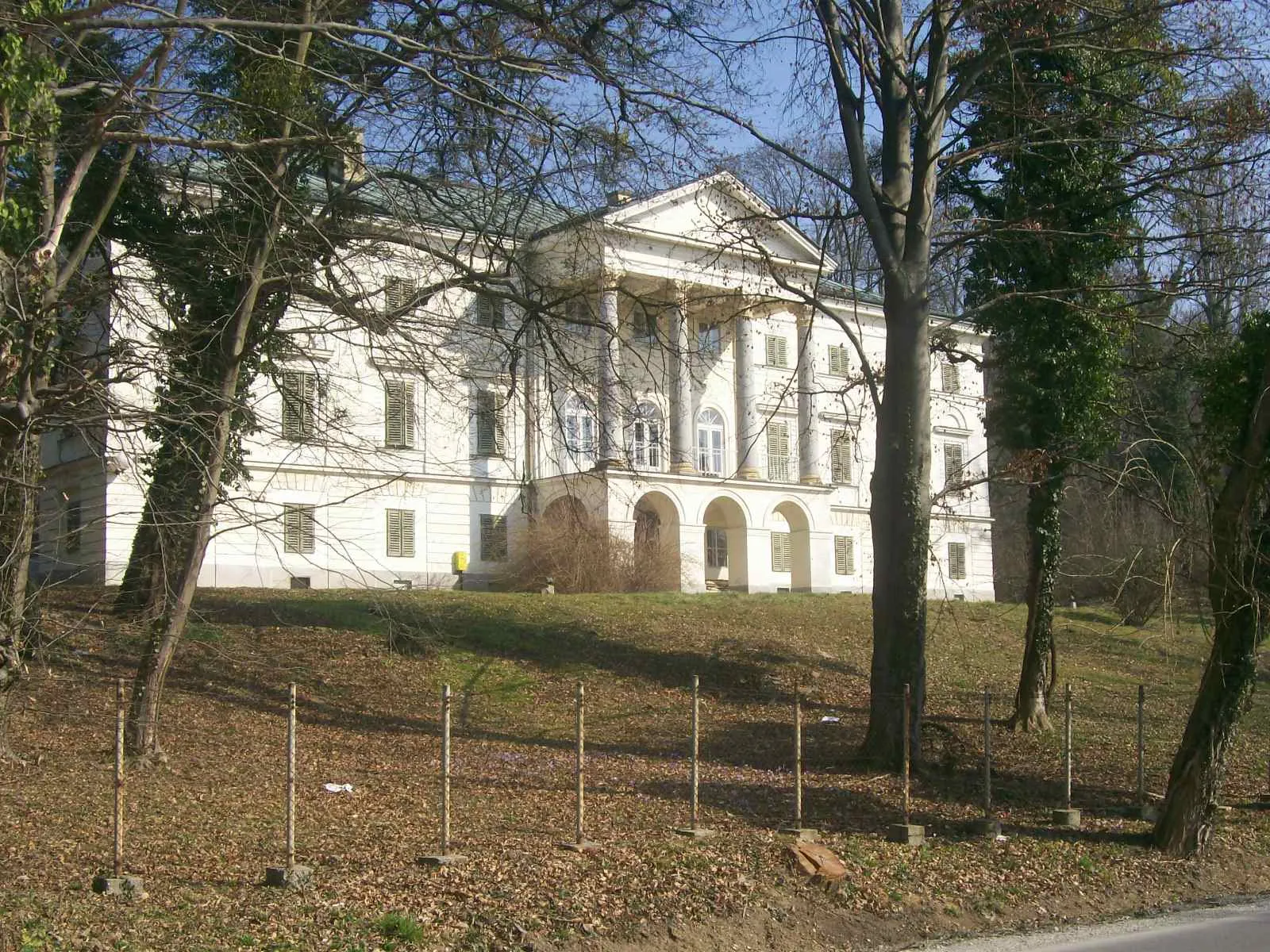 Photo showing: Dvorac Januševec nedaleko od Zaprešića (Prigorje Brdovečko)