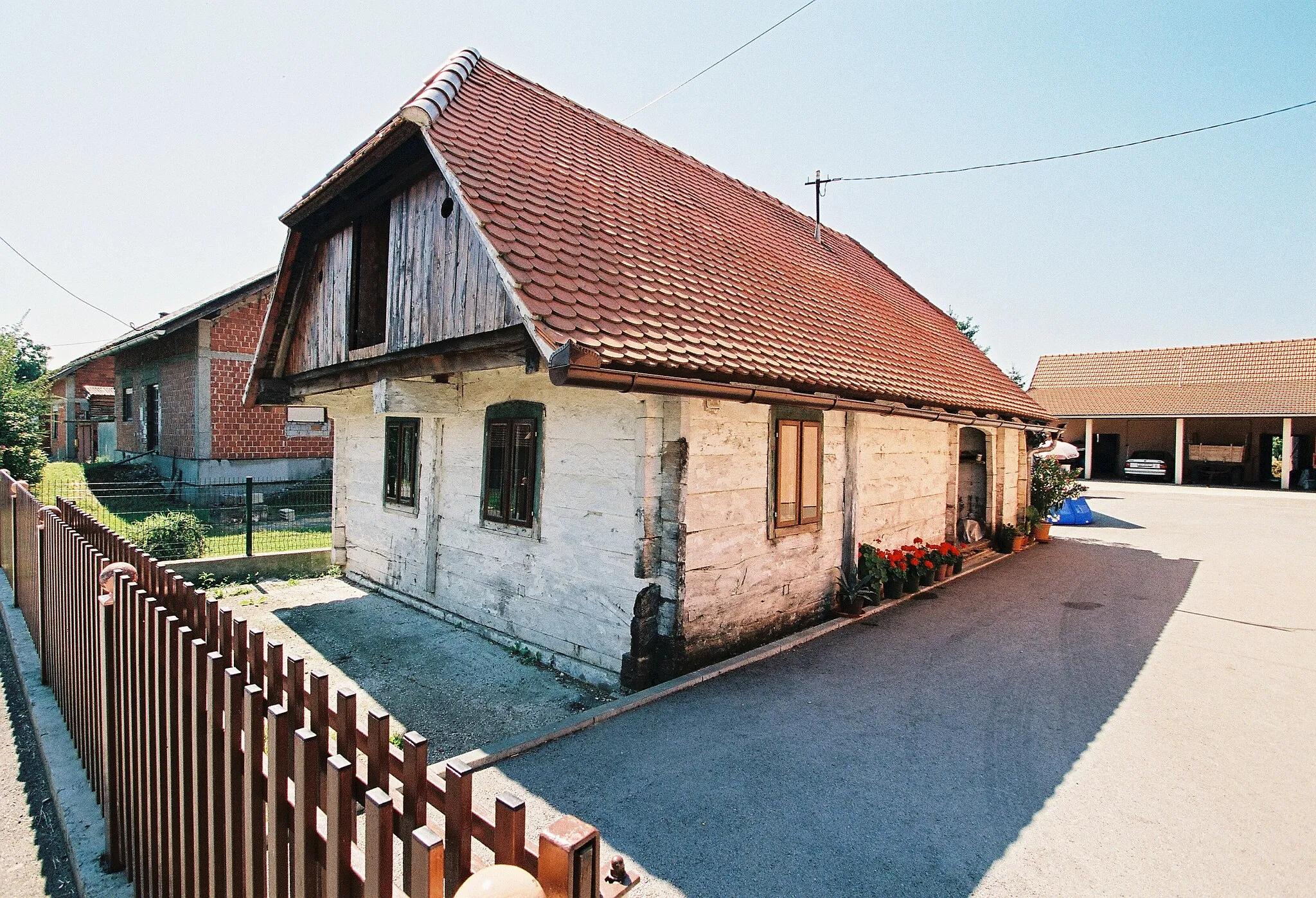 Photo showing: Traditional house in Stupnik