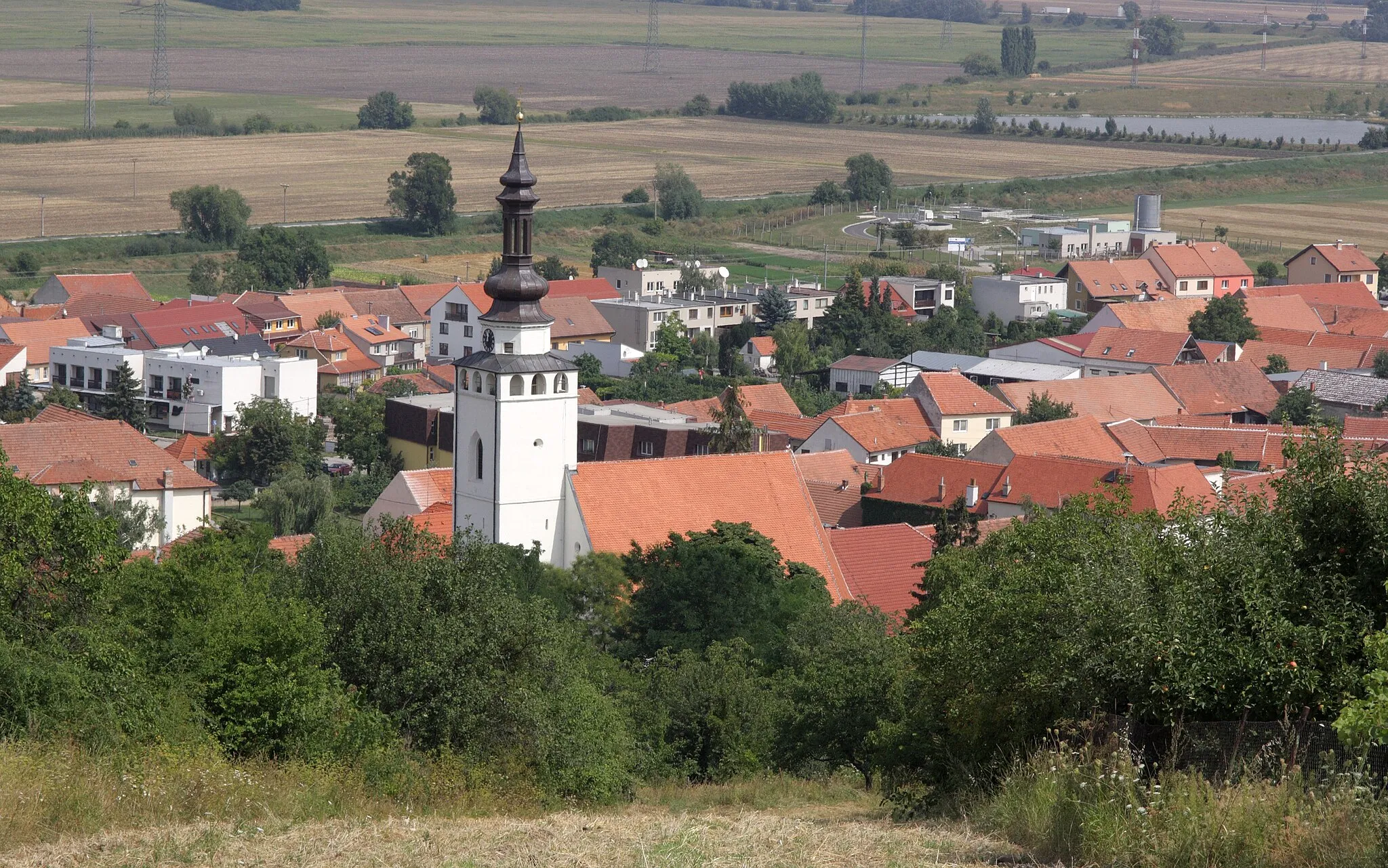 Photo showing: Blučina - pohled od Výhonu.