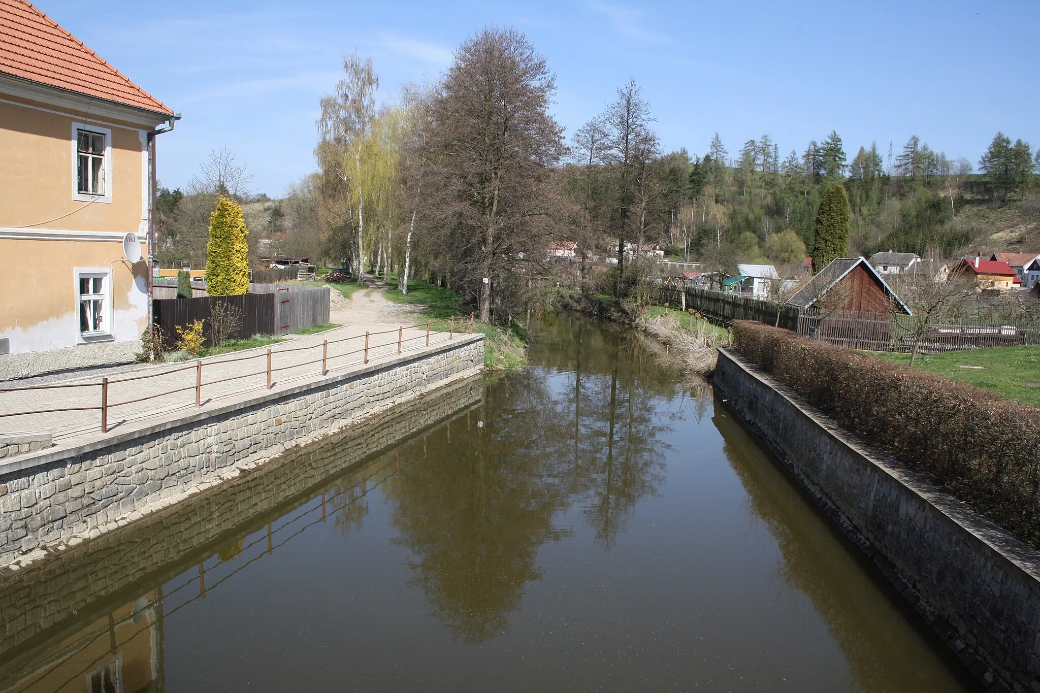 Photo showing: Brtnice river in Brtnice in Jihlava District.