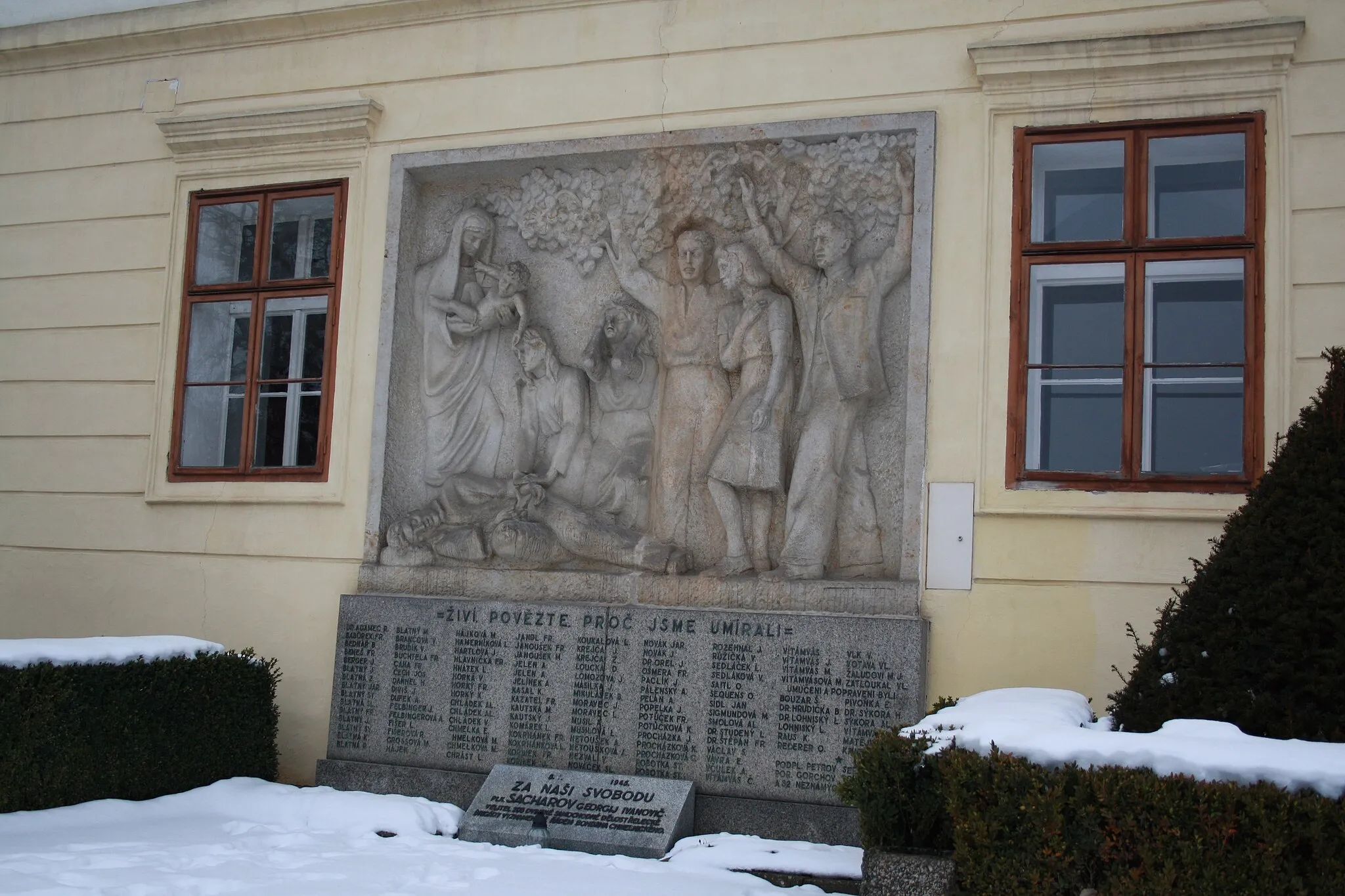 Photo showing: World War II memorial in Hrotovice, Třebíč District.