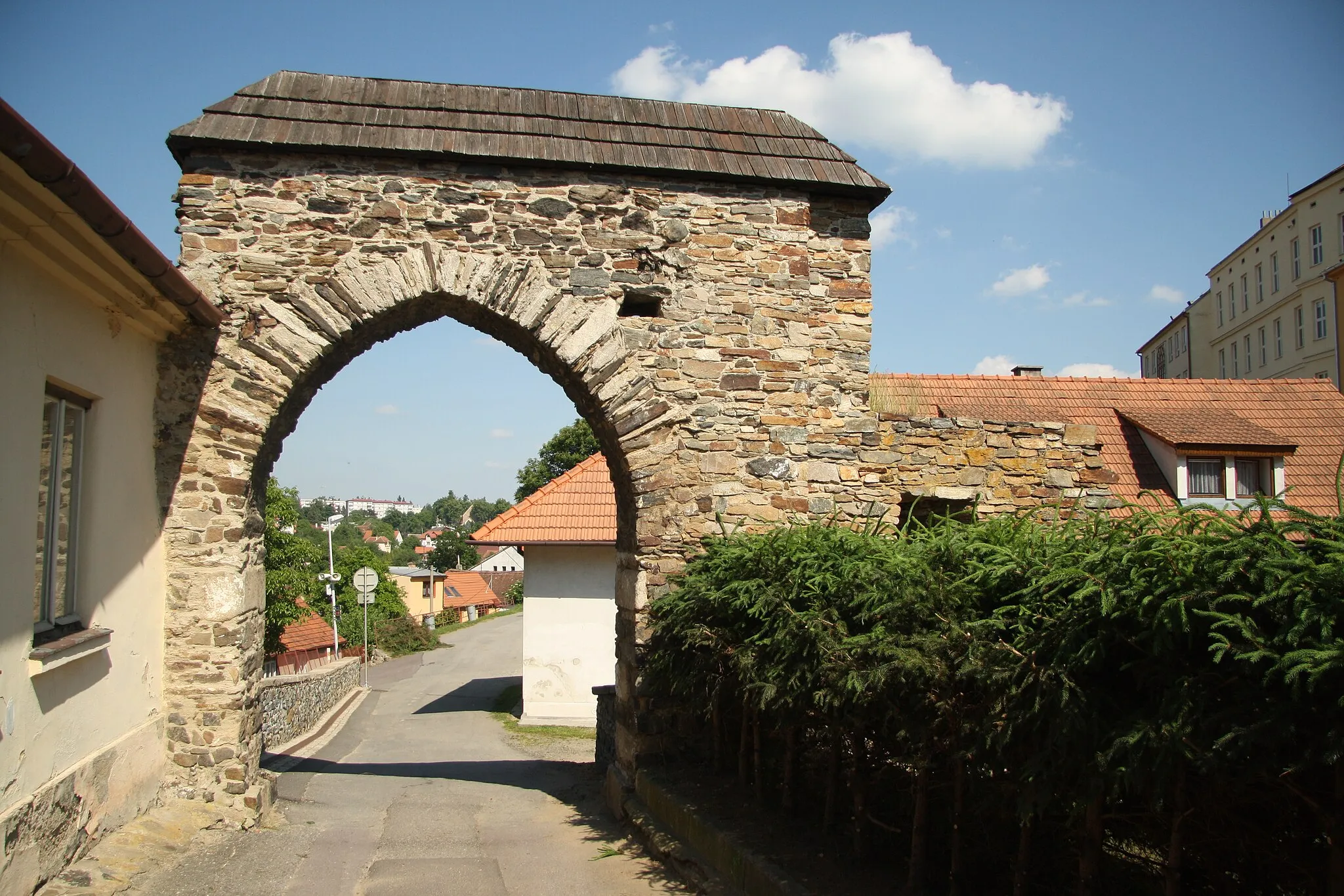 Photo showing: Down gate of fortification of Jemnice, Třebíč District.