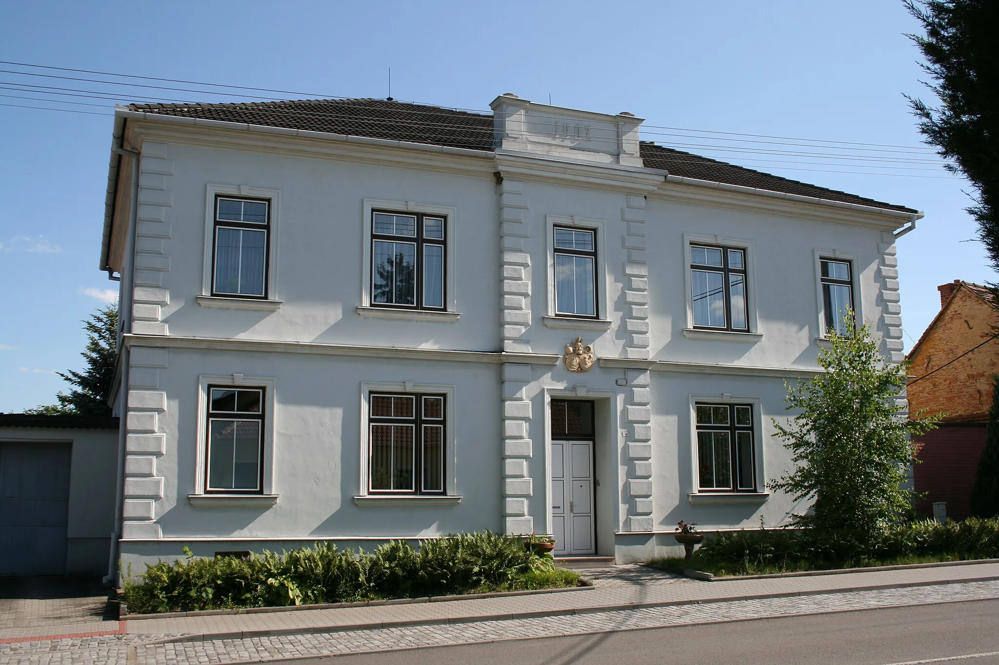 Photo showing: Rectory in Křenovice, Vyškov District, Czech Republic.