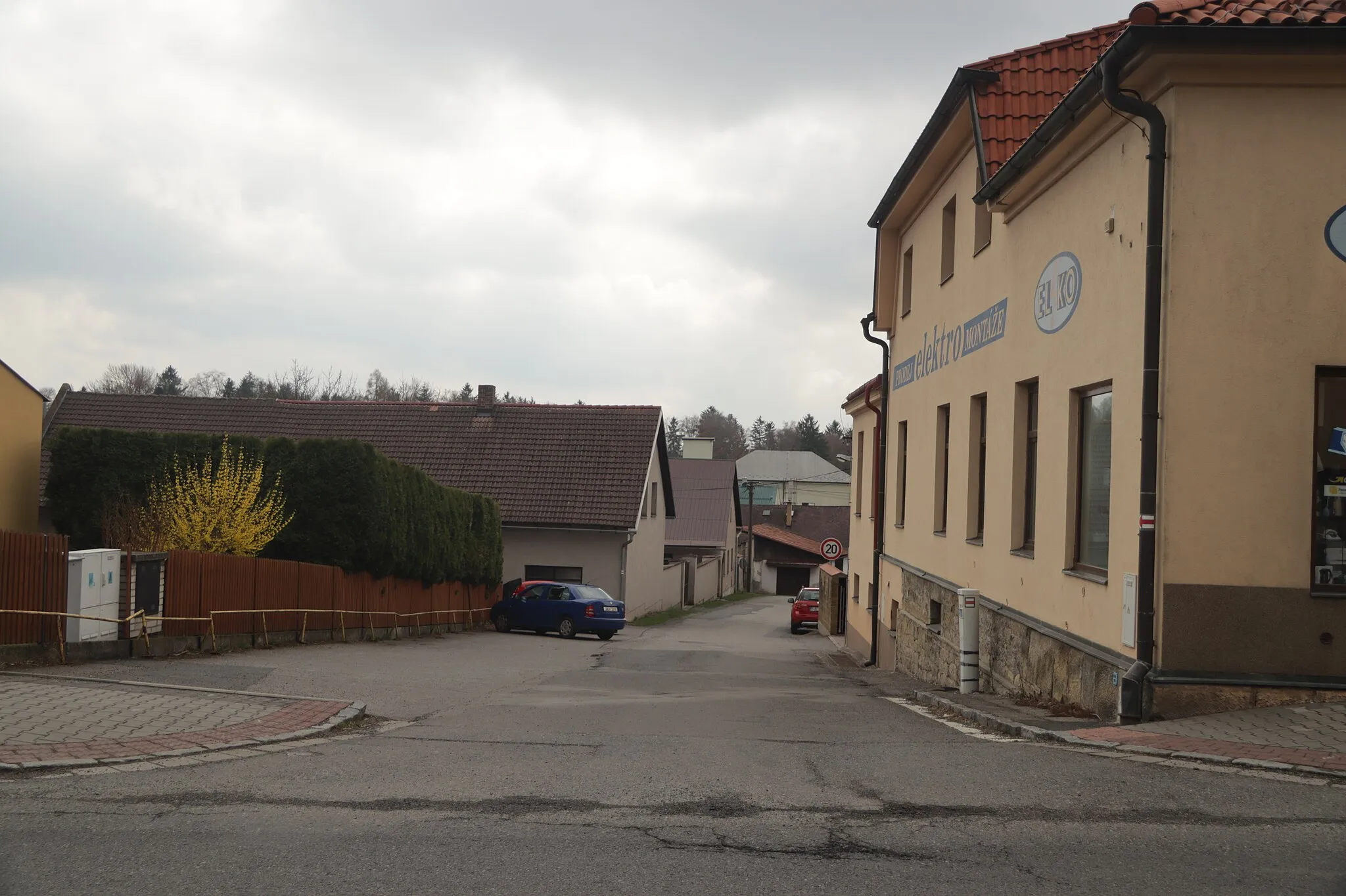 Photo showing: South view of Koželužská street in Krucemburk, Havlíčkův Brod District.