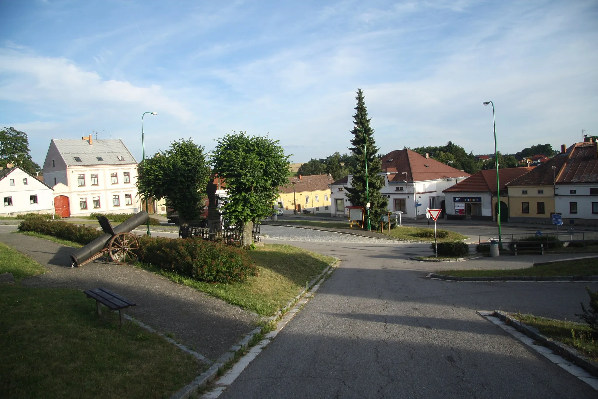 Photo showing: Road of Nám. Jana Zrzavého street in Krucemburk, Havlíčkův Brod District.
