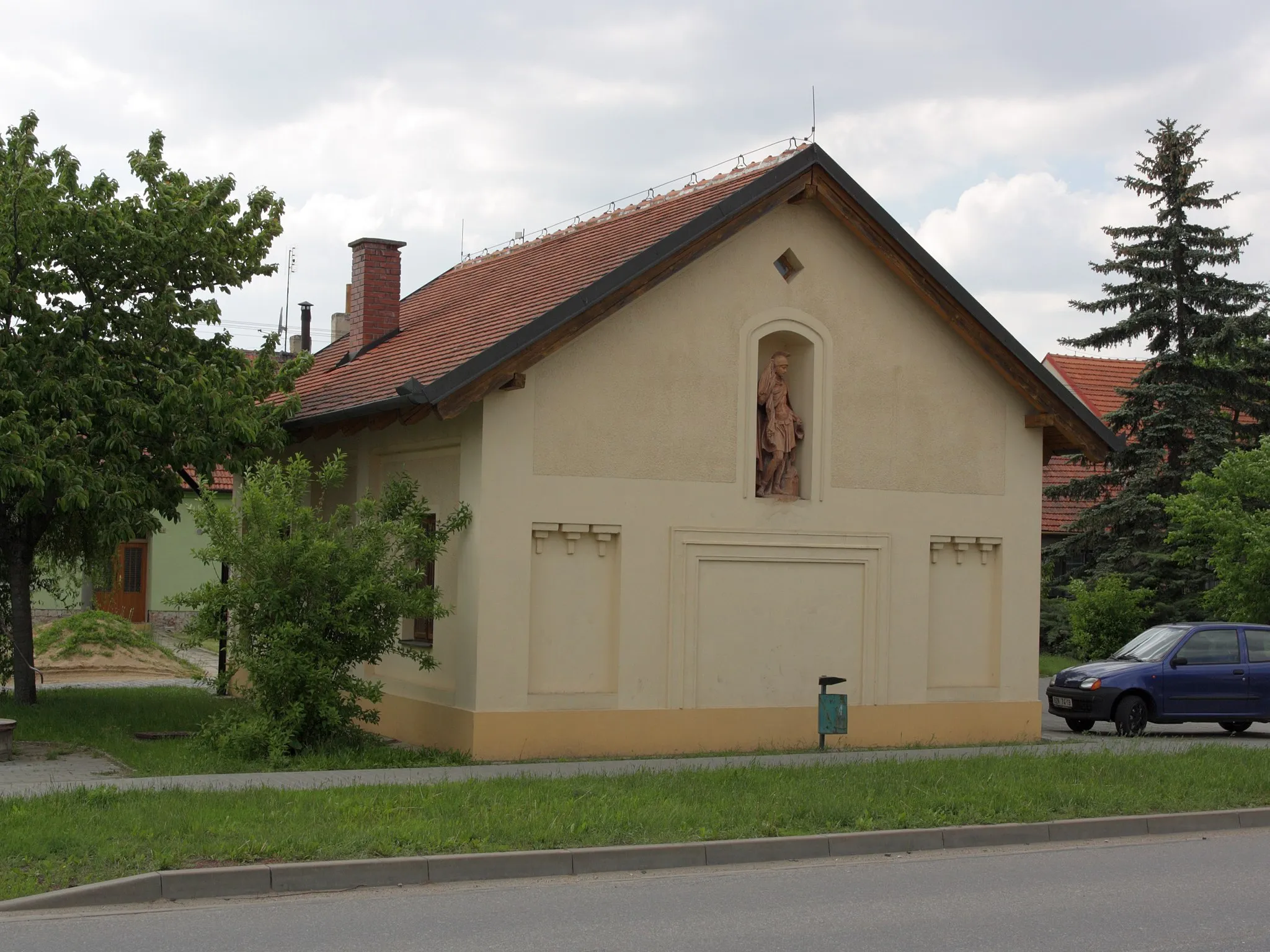 Photo showing: Měnín - bývalá hasičská zbrojnice, nyní Spolkový dům.