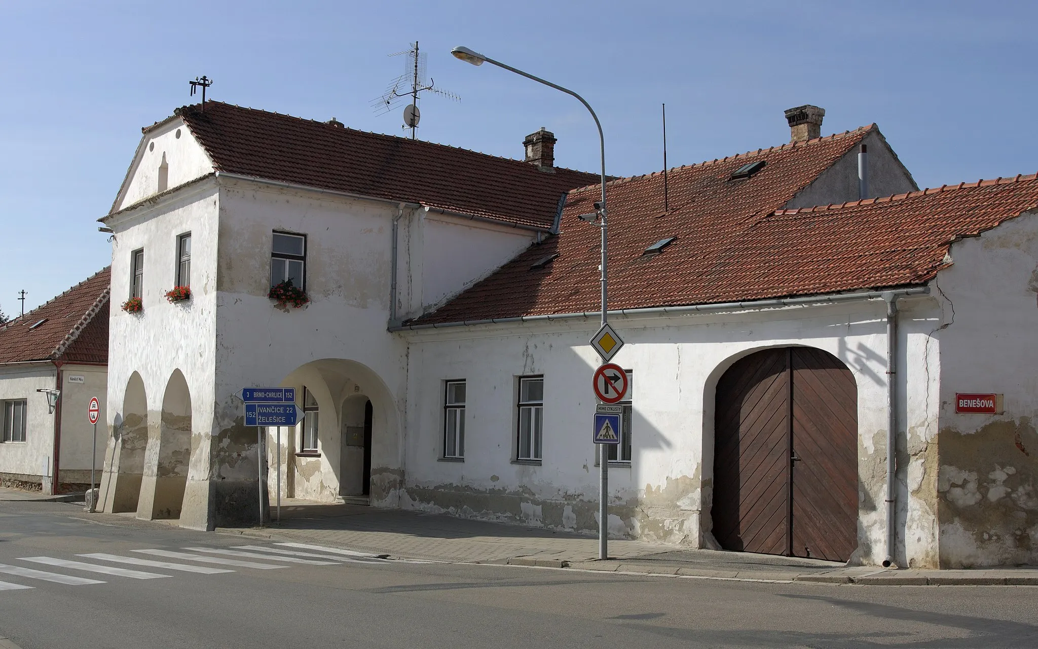 Photo showing: Modřice - náměstí Svobody, dům čp. 171.