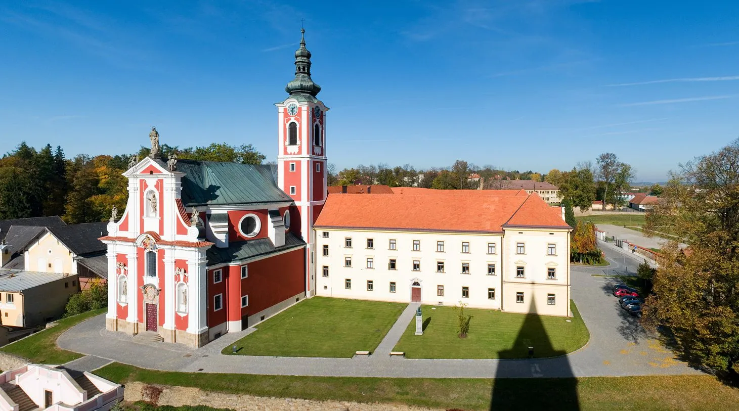 Photo showing: Vystavěn byl v roce 1719 karmelitánským řádovým architektem Martinem Wittwerem.