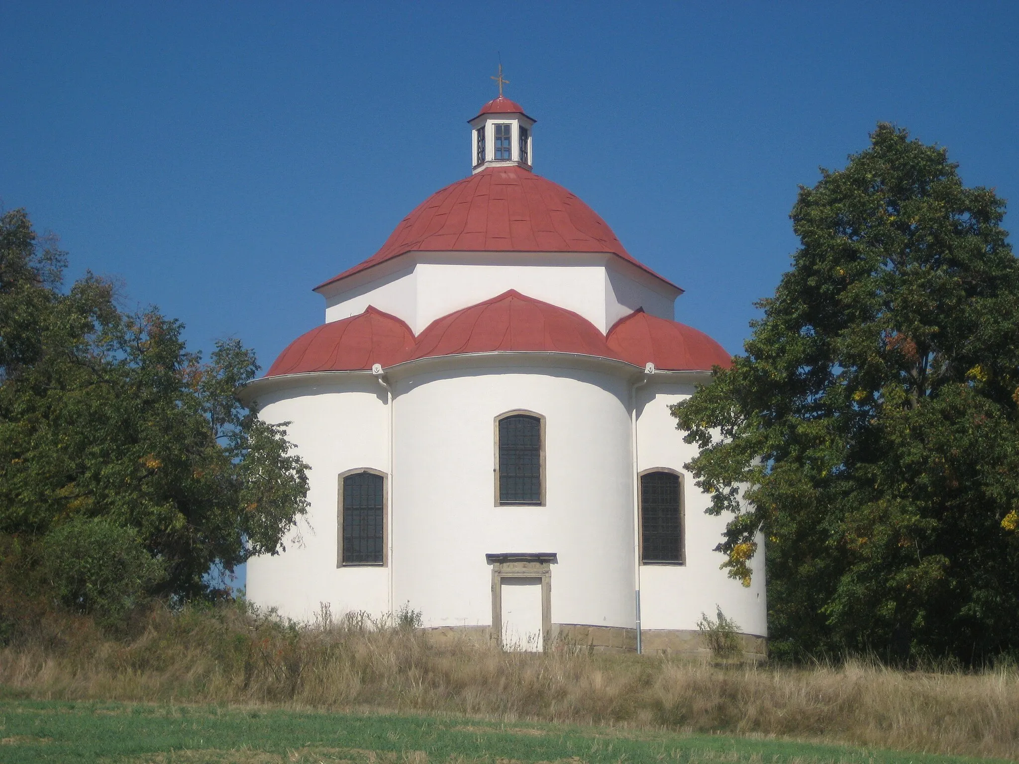 Photo showing: Holy Trinity Chapel in Rosice, Czech Republic, view from the south