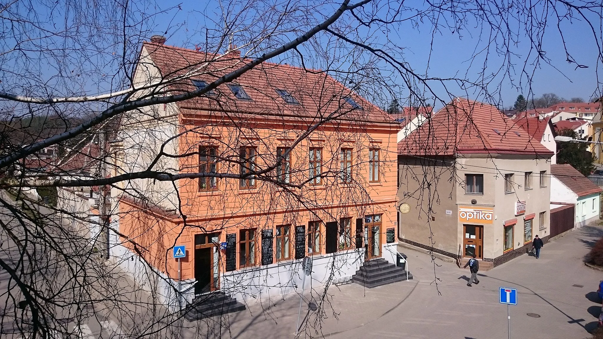 Photo showing: pohled-budovy na ulici hřbitovní ve Šlapanicích