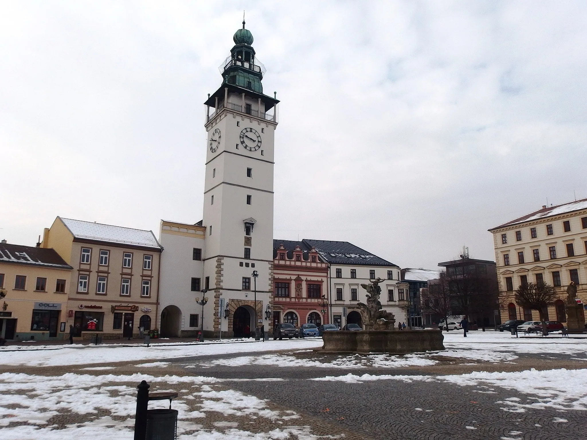 Photo showing: Vyškov, Czech Republic. Masarykovo náměstí Square with the town hall.