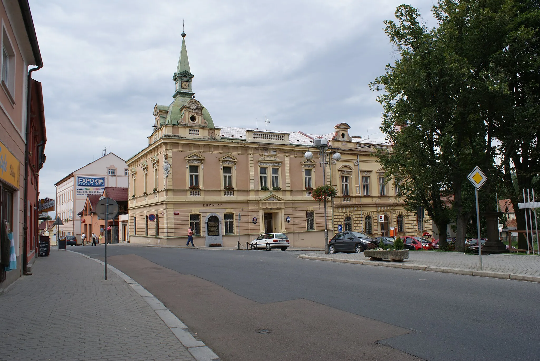 Photo showing: Blovice, a town in Plzeň-jih district, Czech Republic, the town hall.