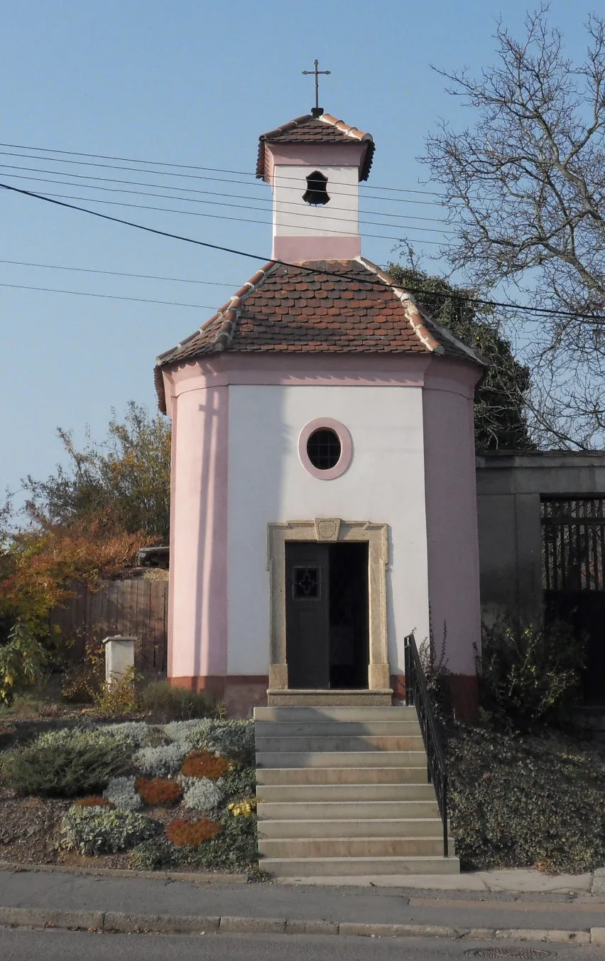 Photo showing: Saint Mary chapel in Chrást, District Plzeň-město, Czech Republic