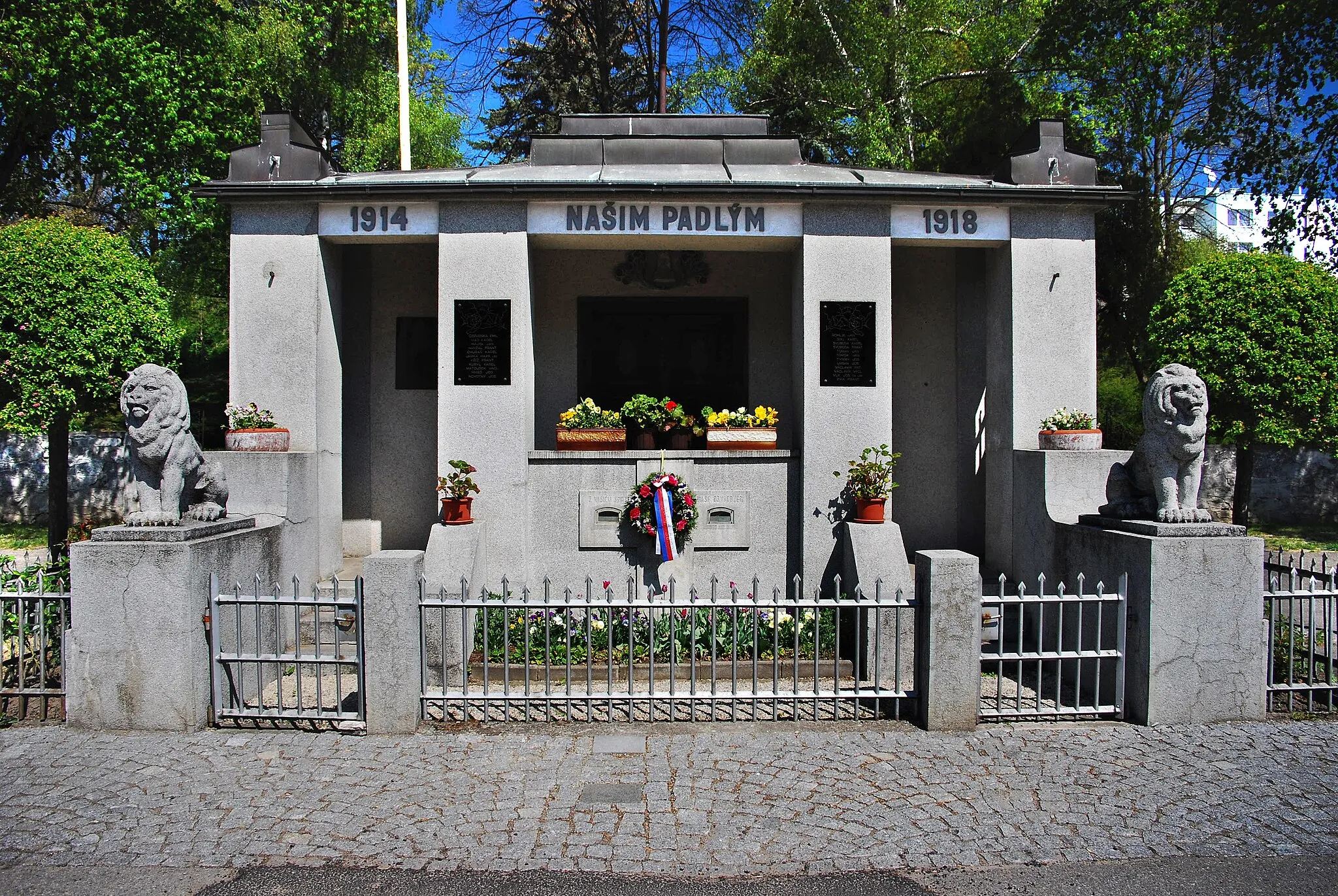 Photo showing: World War I memorial in village of Čkyně, Prachatice District, Czech Republic