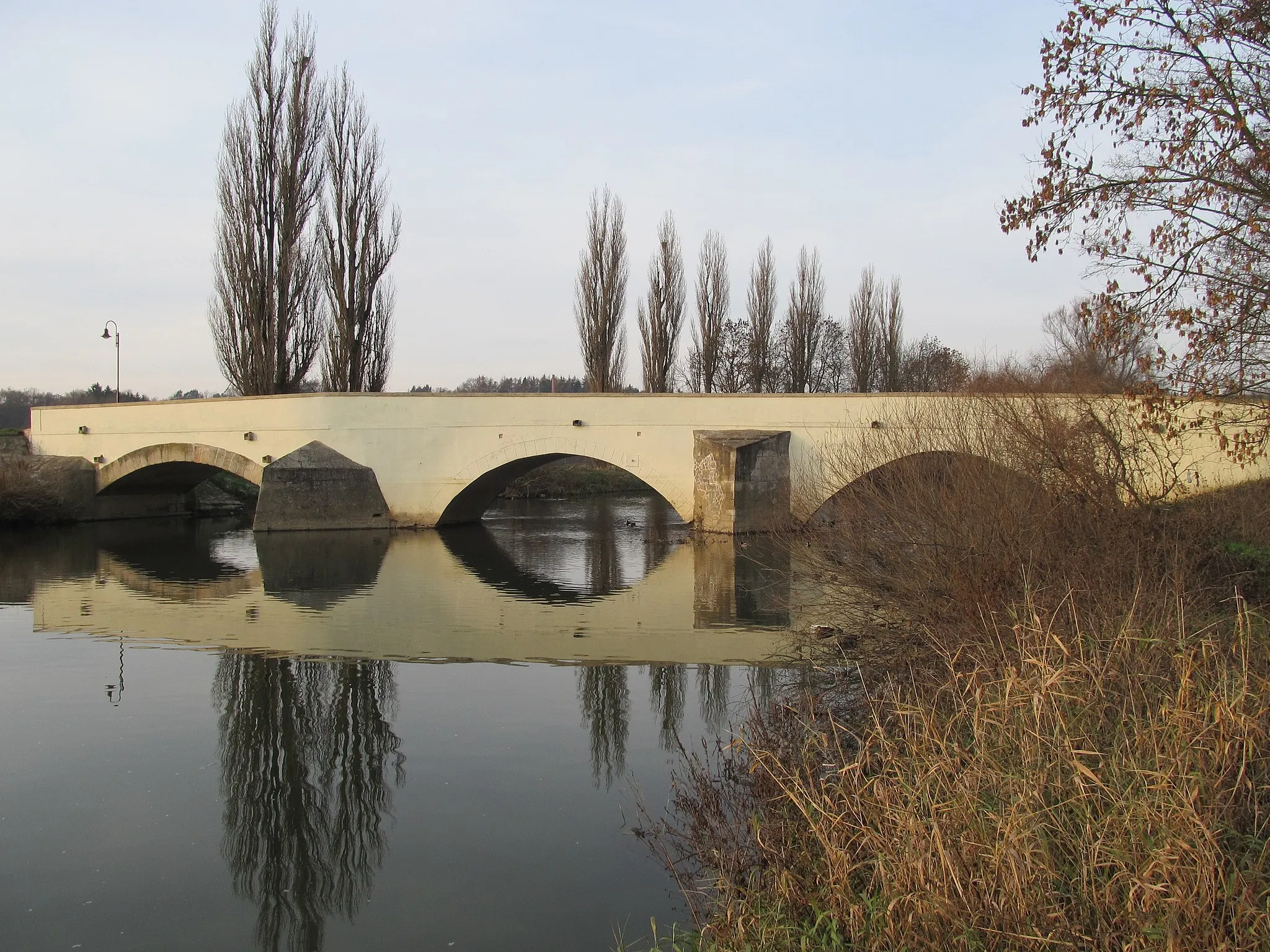 Photo showing: Dobřany - historický most přes Radbuzu