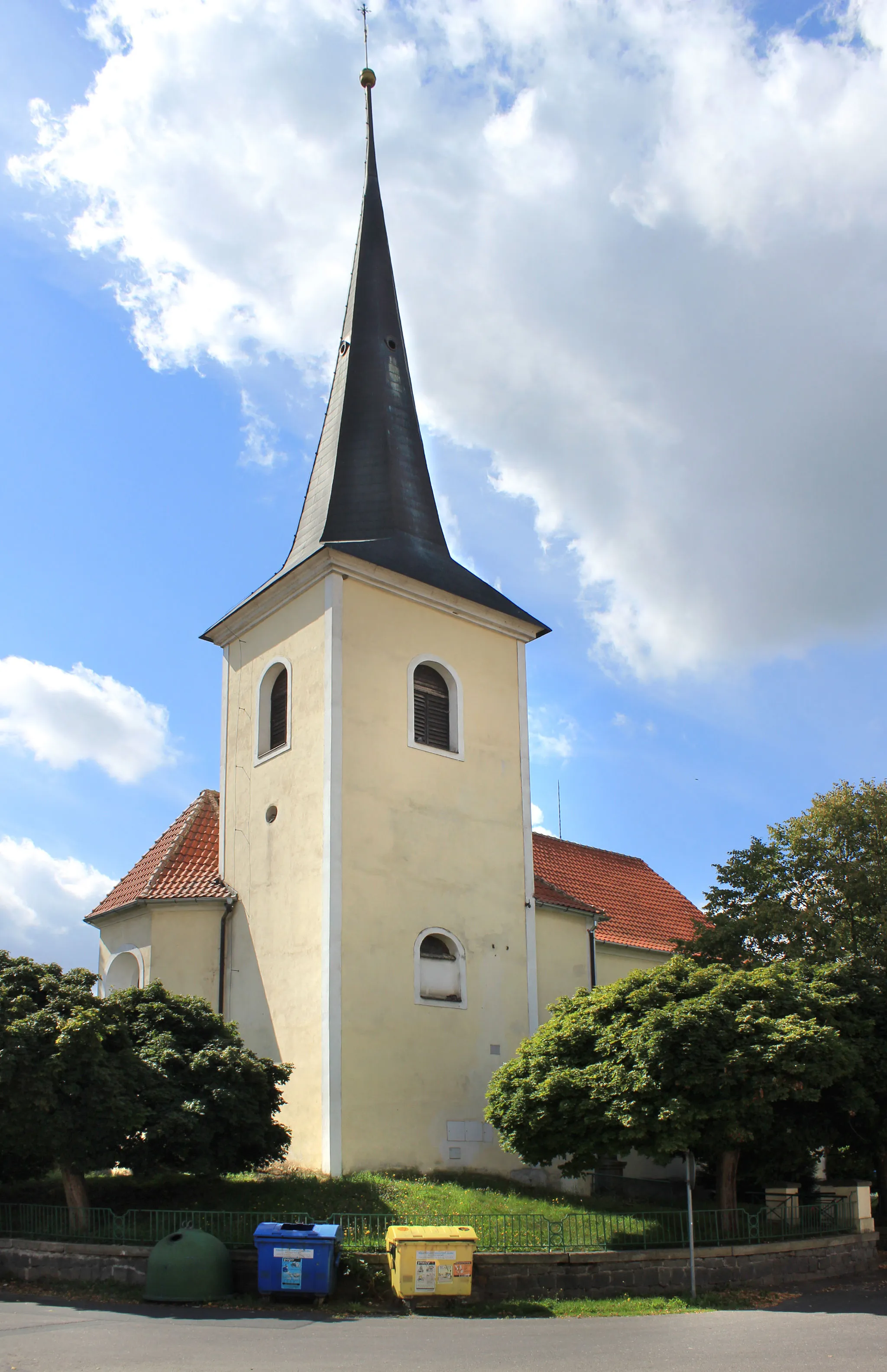 Photo showing: Church of Saint Peter and Saint Paul in Holýšov, Czech Republic.