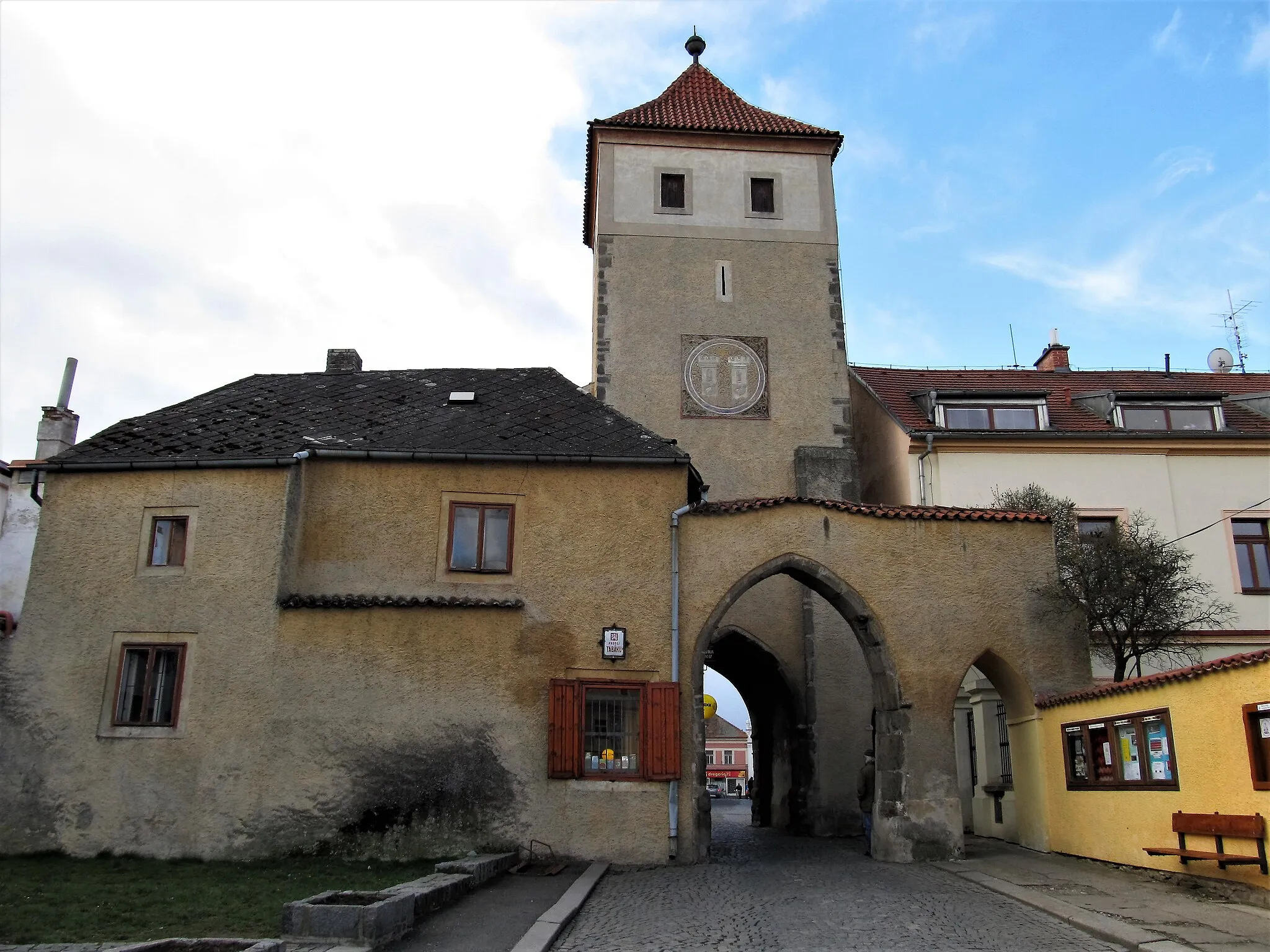 Photo showing: Červená brána