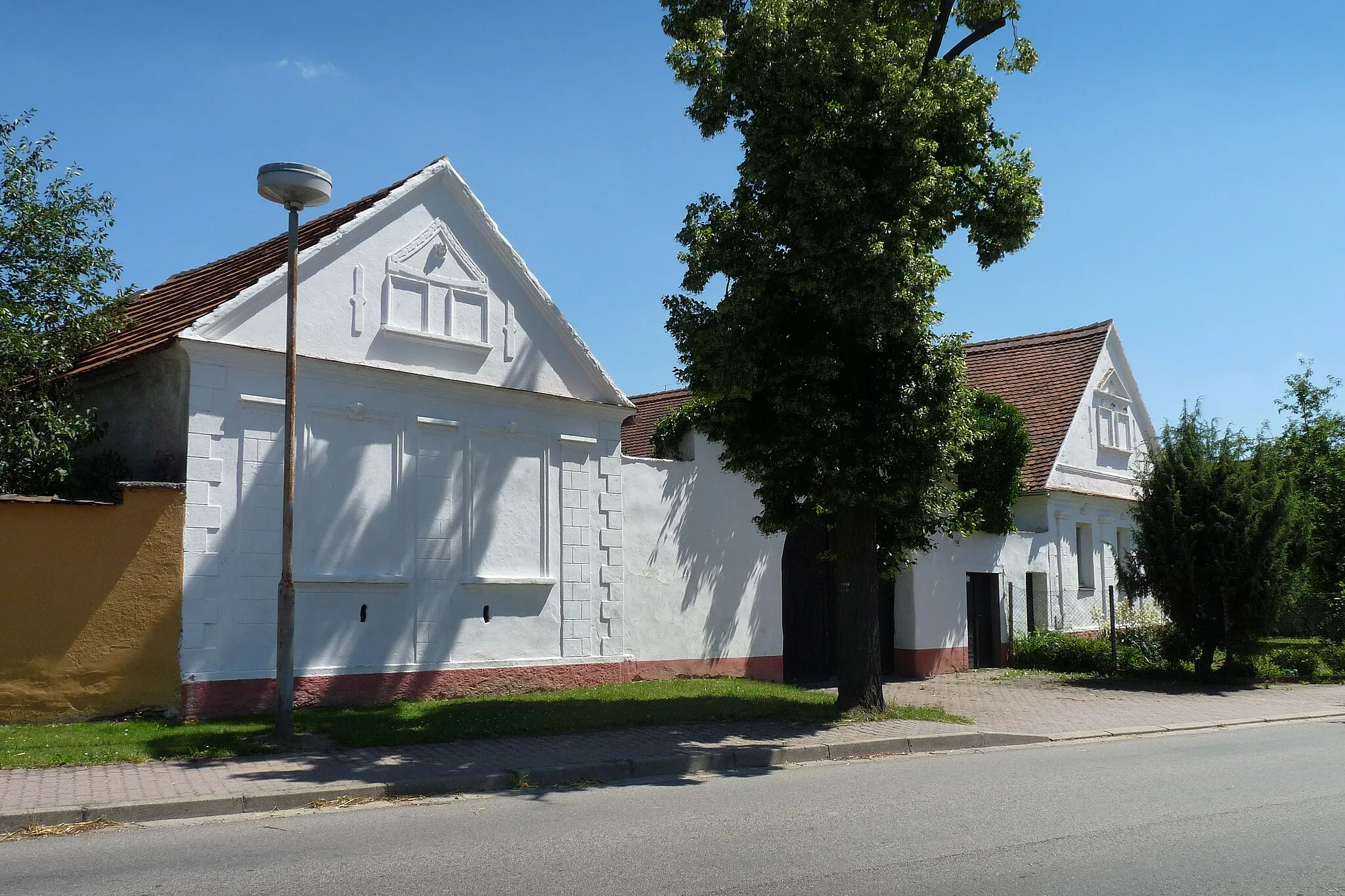 Photo showing: House No 10 in the village of Hrdějovice, České Budějovice District, Czech Republic.