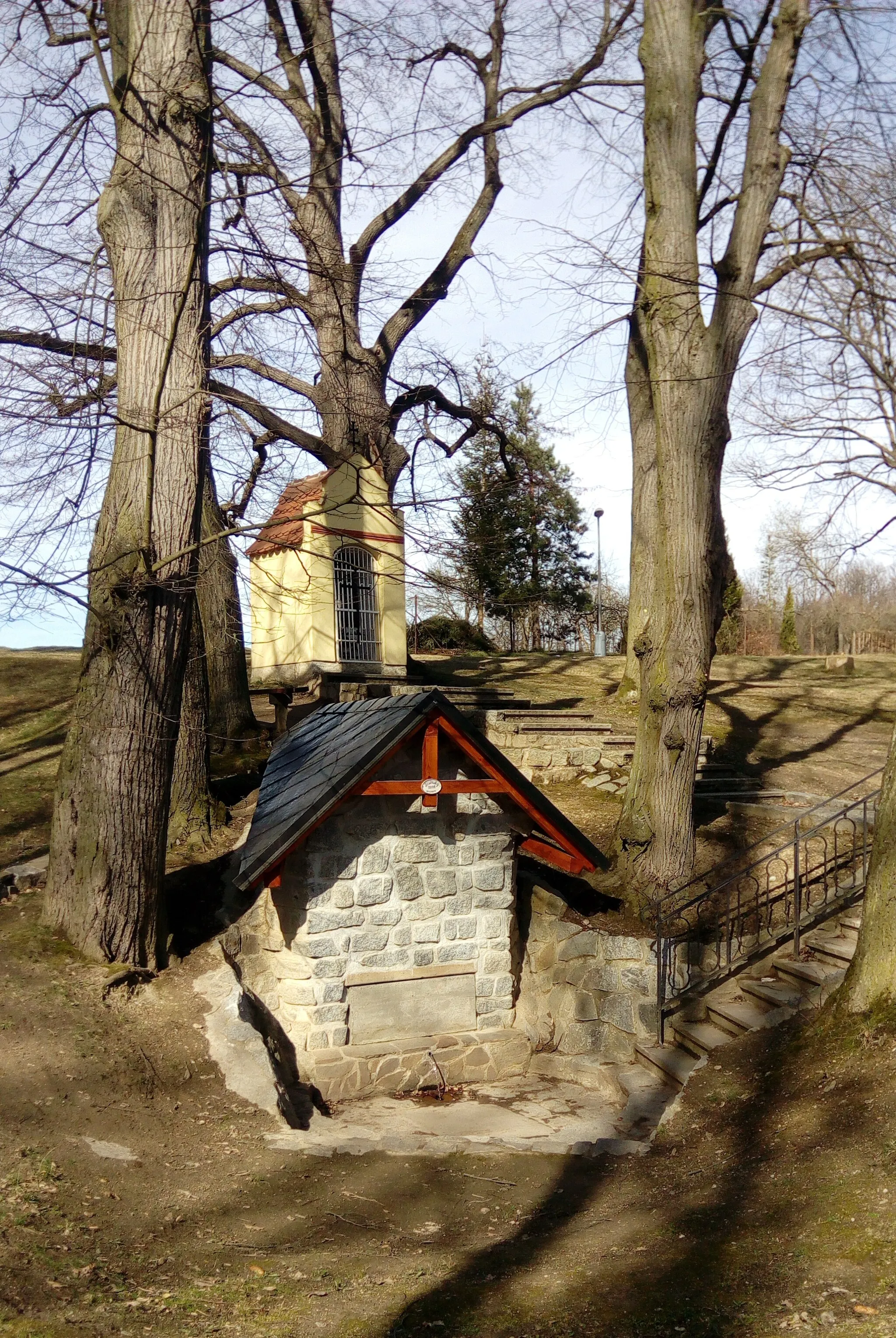 Photo showing: Spring at the Chapel of Our Lady of Lourdes in Hrdějovice, south Bohemia, Czechia