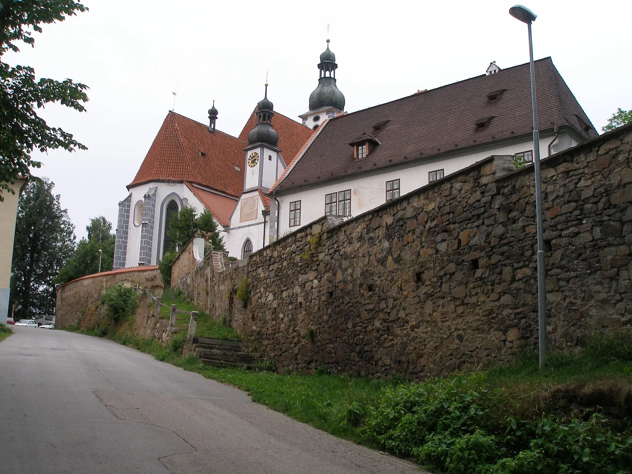Photo showing: Churches and rectory in Kájov