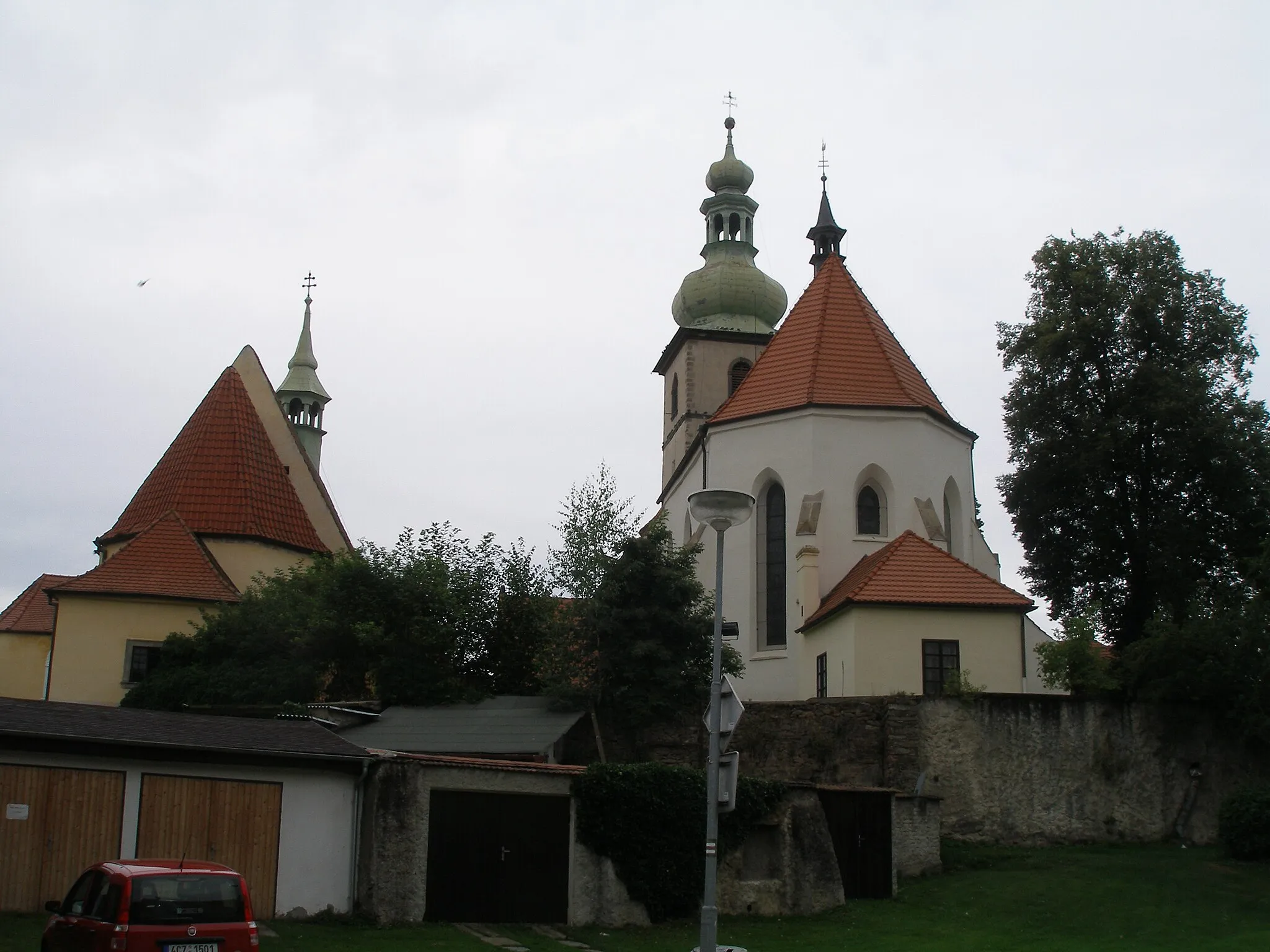 Photo showing: Churches of Saint Florian (left hand side) and Saint Peter and Paul (right hand side) in Kaplice