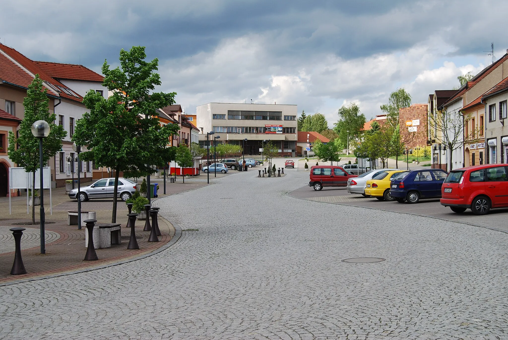 Photo showing: Pohled na náměstí. Kralovice. Okres Plzeň-sever. Česká republika.
