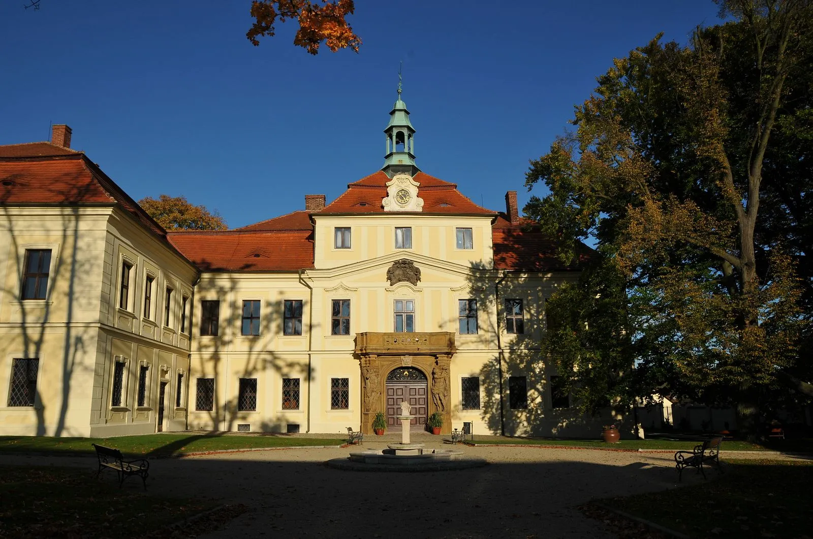 Photo showing: castle Mirošov