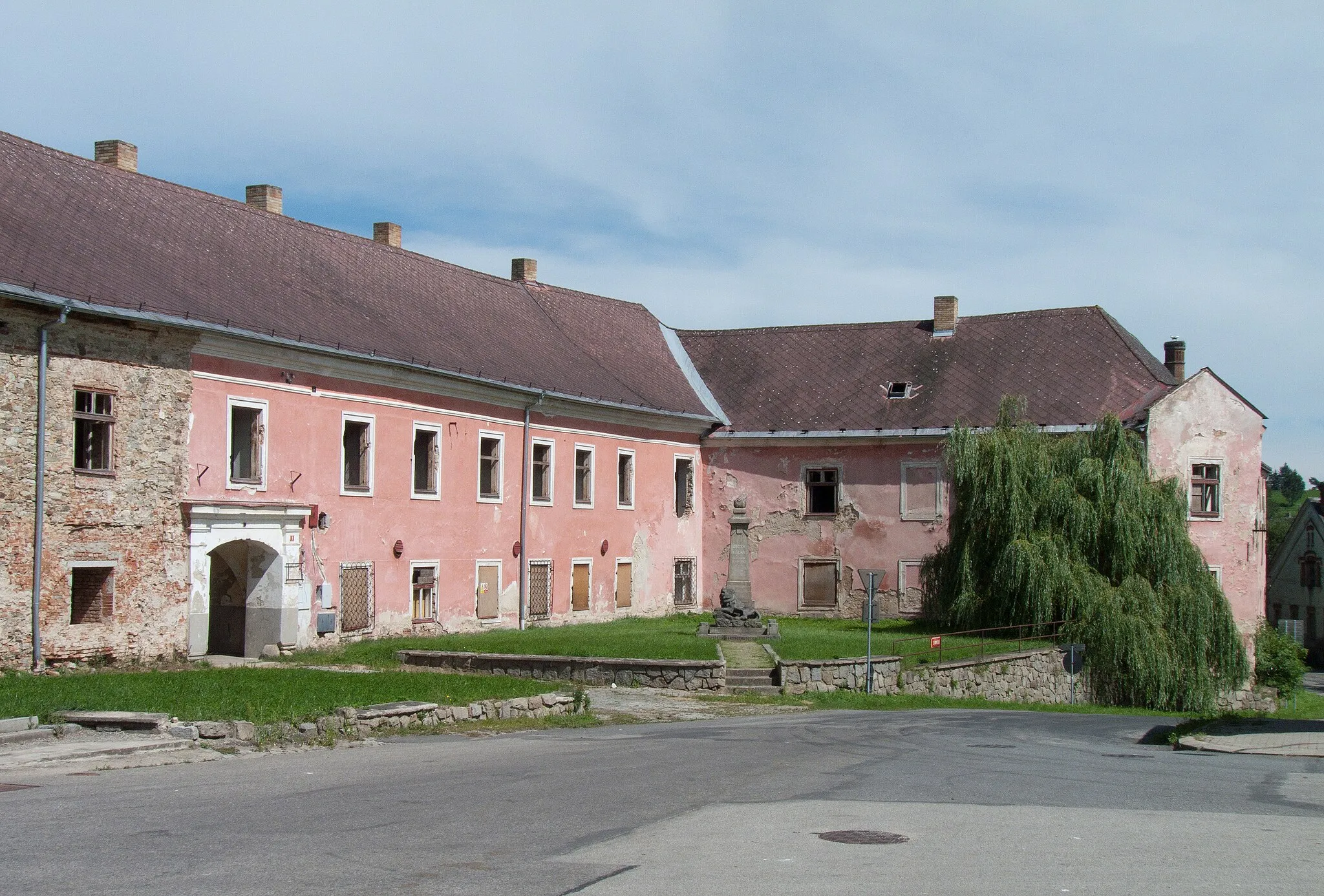 Photo showing: Chateau in the town of Nová Včelnice, Jindřichův Hradec District, Czech Republic
