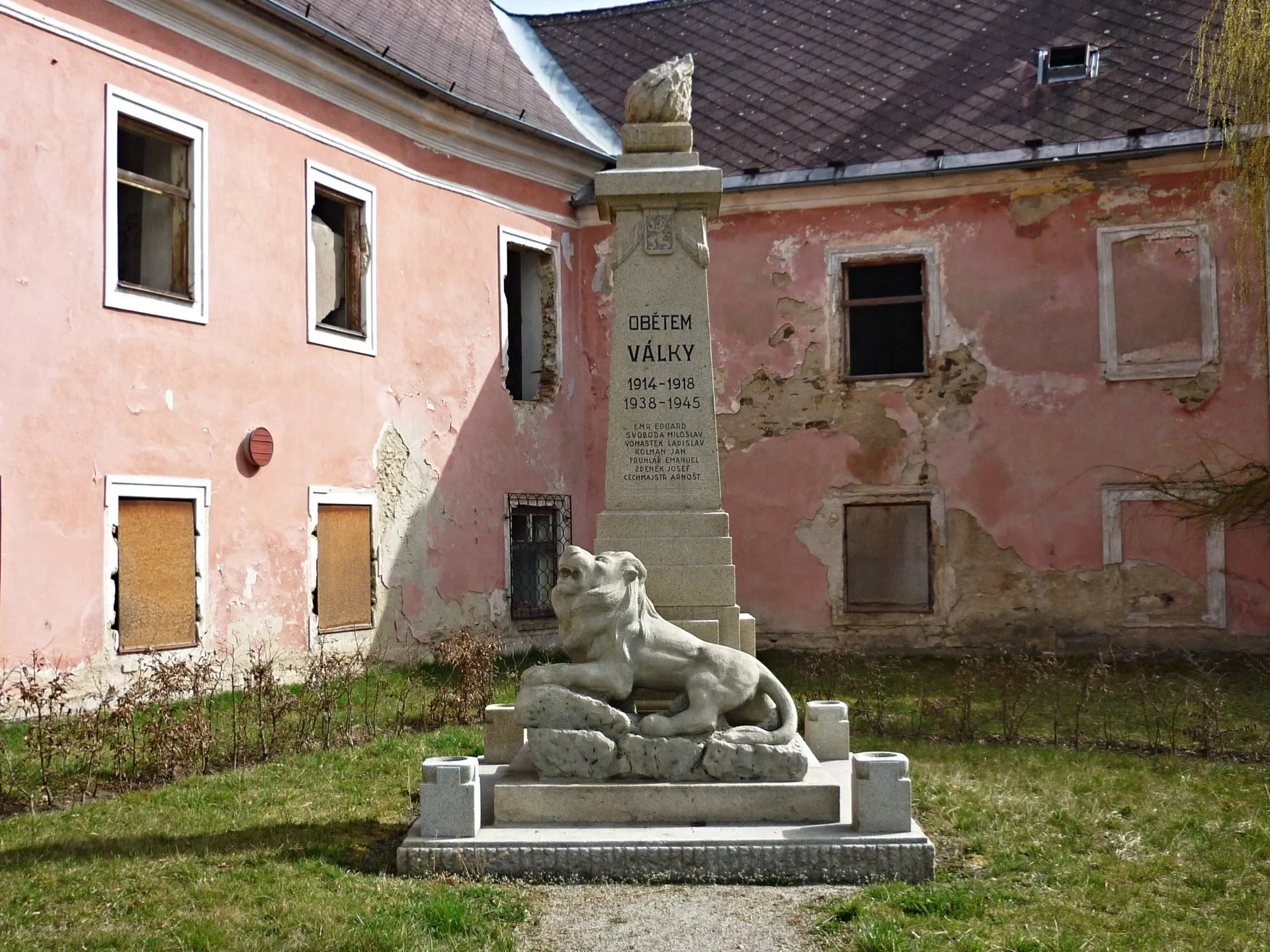 Photo showing: Nová Včelnice, památník obětem světových válek