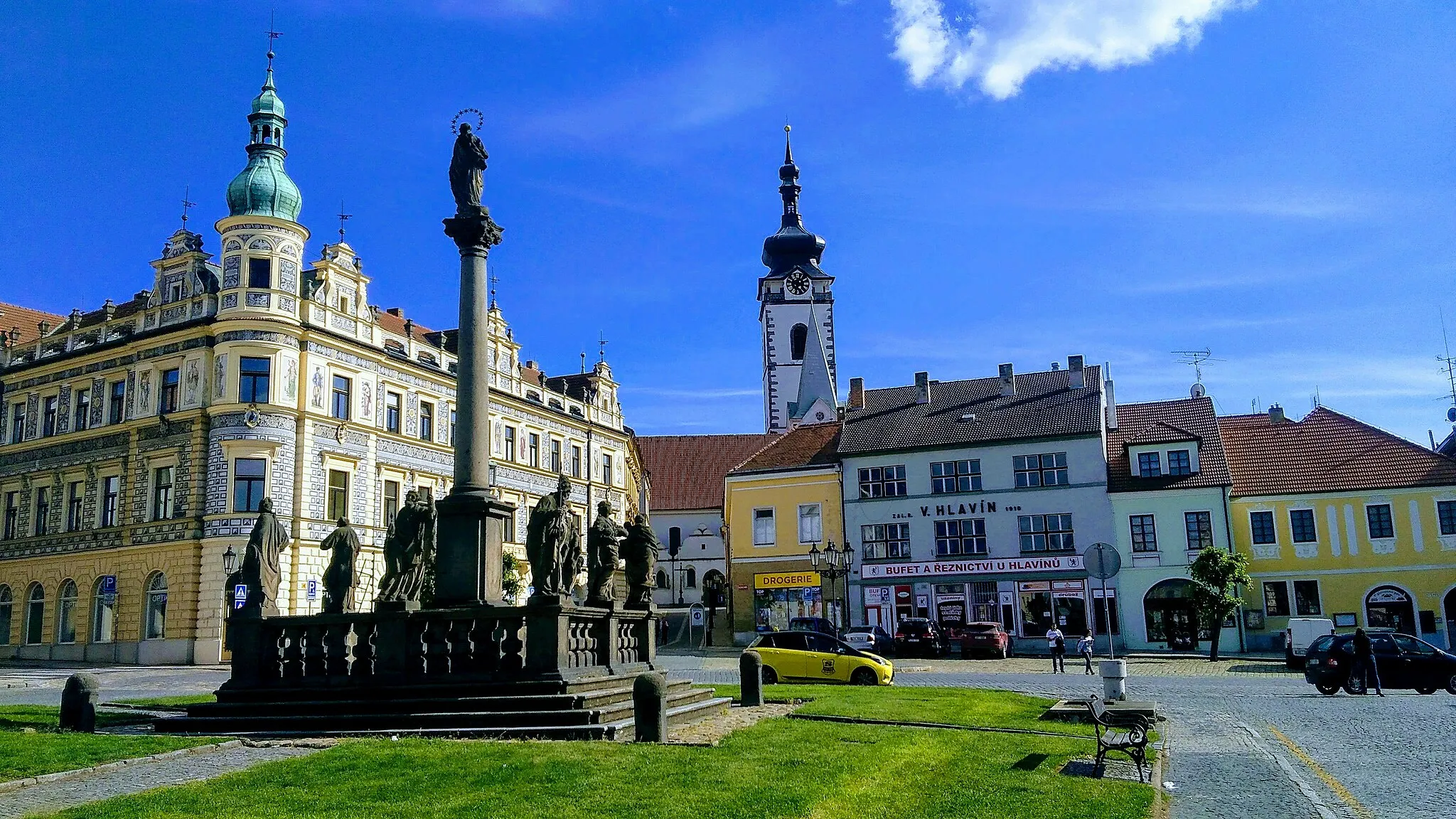 Photo showing: Alšovo náměstí s morovým sousoším v Písku.