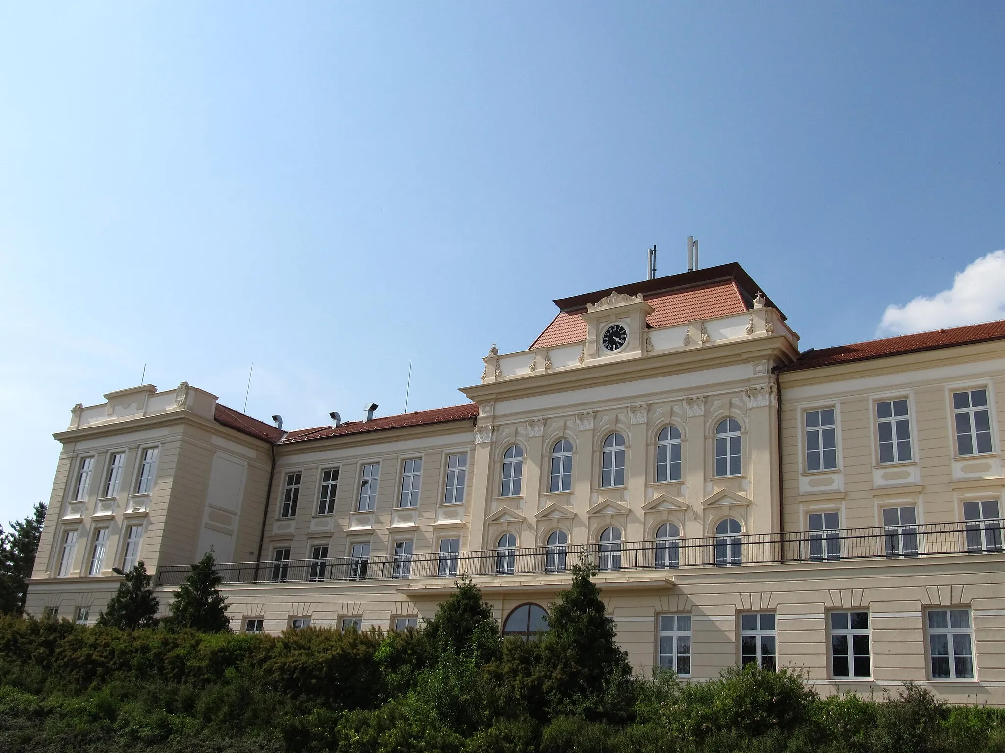Photo showing: Střední odborná škola v Benešově ulici