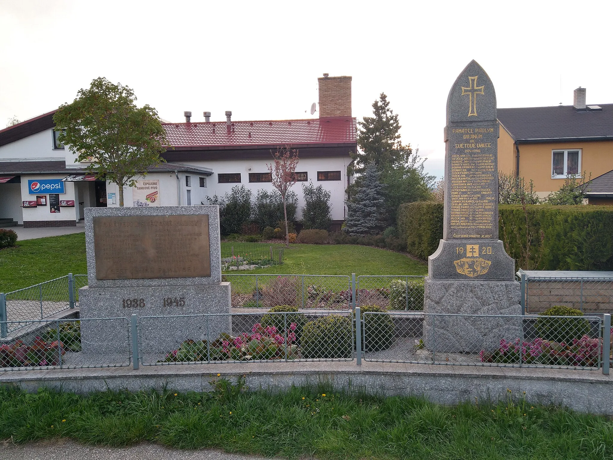Photo showing: Válečné památníky