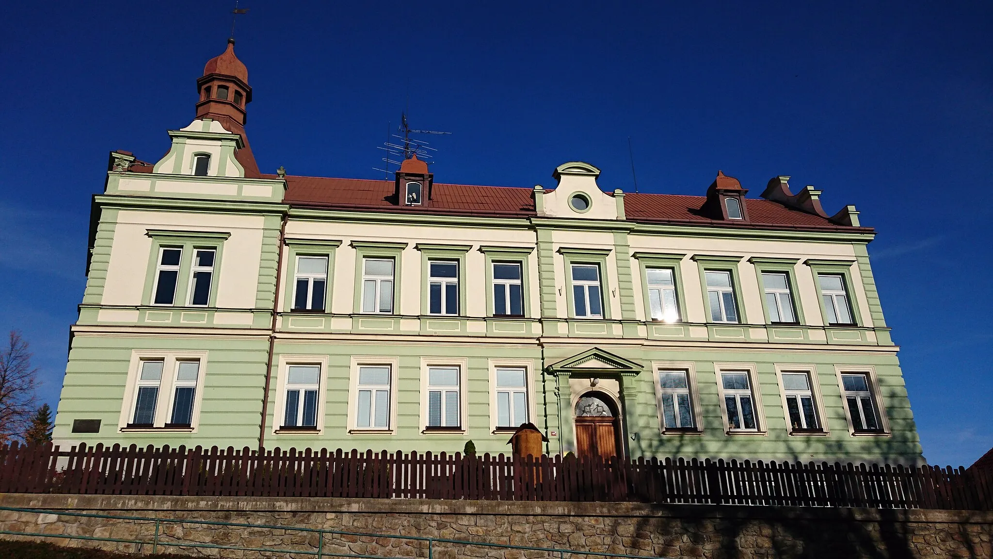 Photo showing: City library, 1. máje 194, 385 01 Vimperk