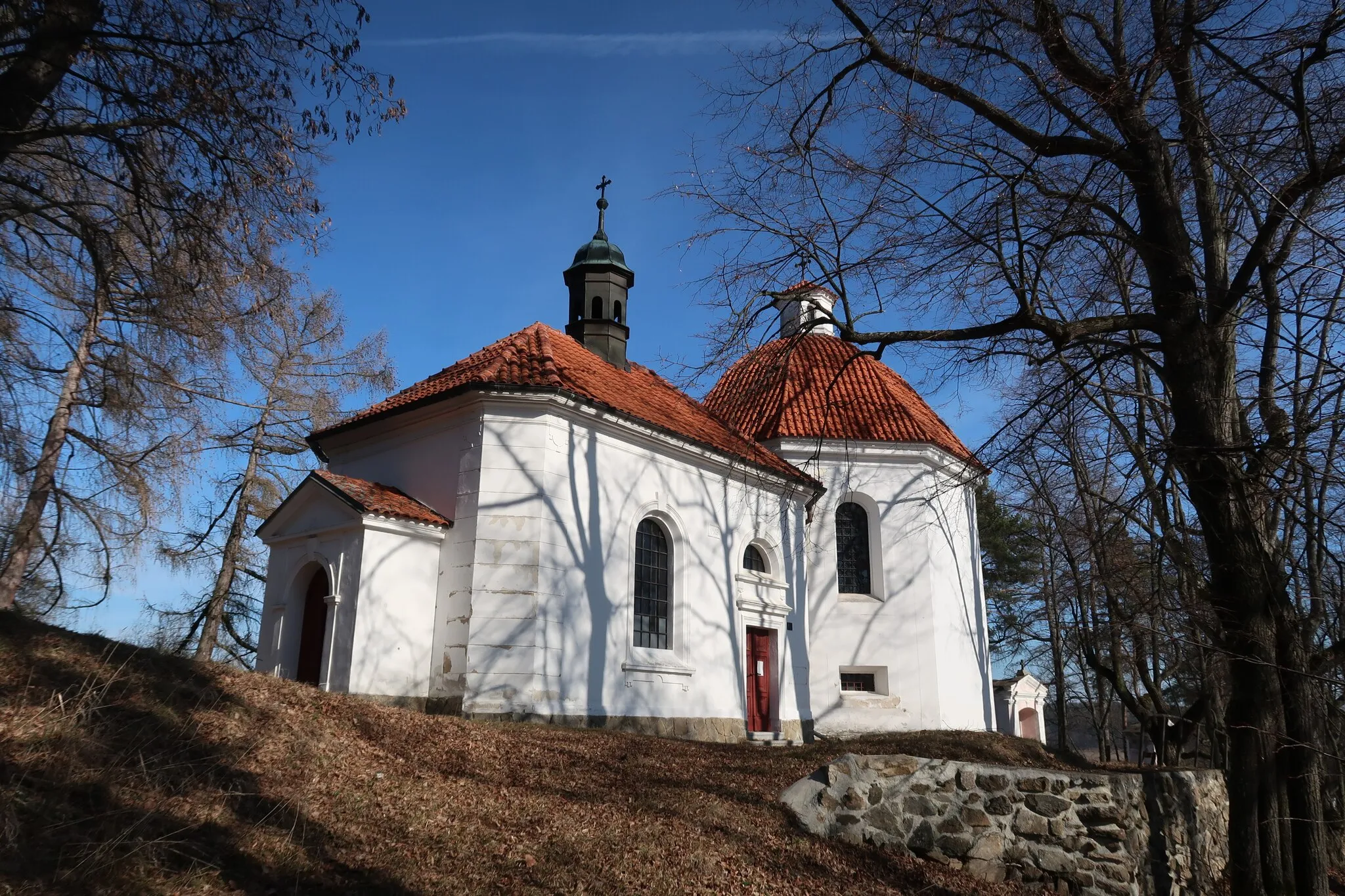 Photo showing: Kostel sv. Ducha v závěru křížové cesty