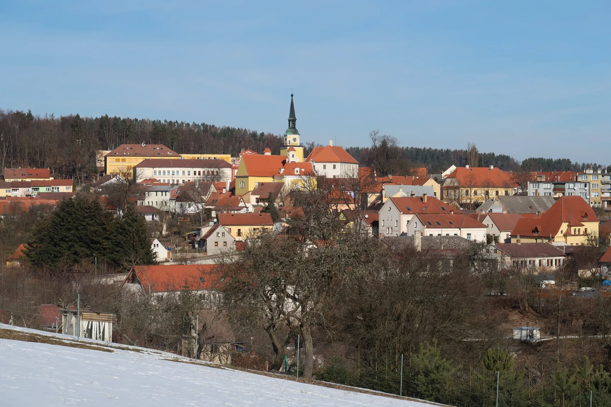 Photo showing: Panorama města od jihozápadu