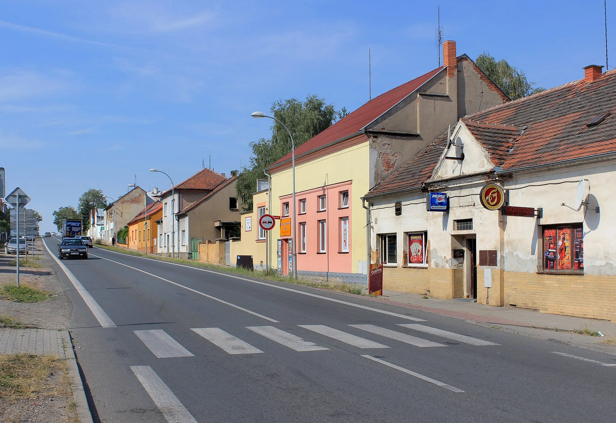 Photo showing: Road No 26 in Zbůch, Czech Republic.