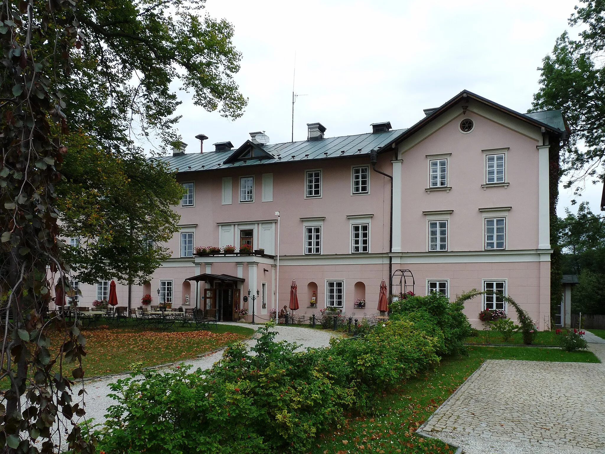 Photo showing: Château in the village and municipality of Zdíkov in Prachatice District, Czech Republic.