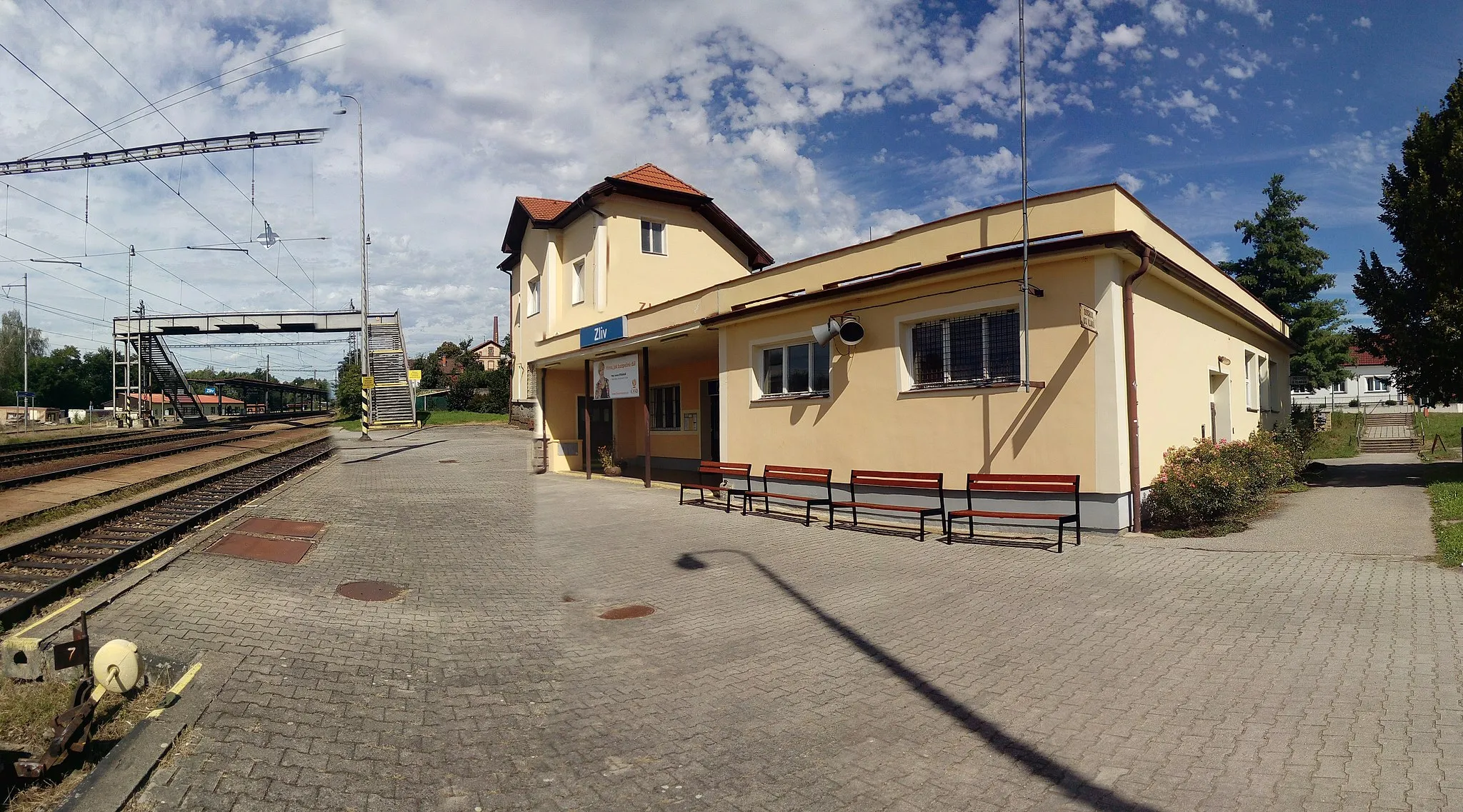 Photo showing: Train station in the town of Zliv, South Bohemian Region, Czechia